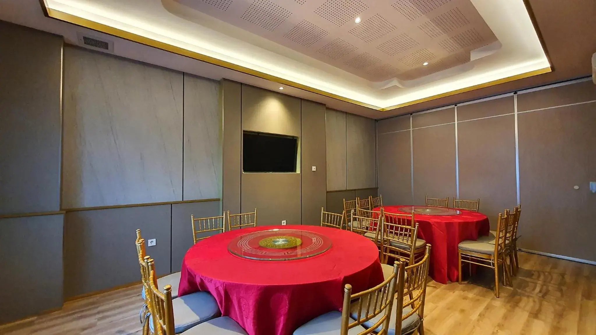 Restaurant/places to eat in Classie Hotel Restaurant/places to eat in Classie Hotel