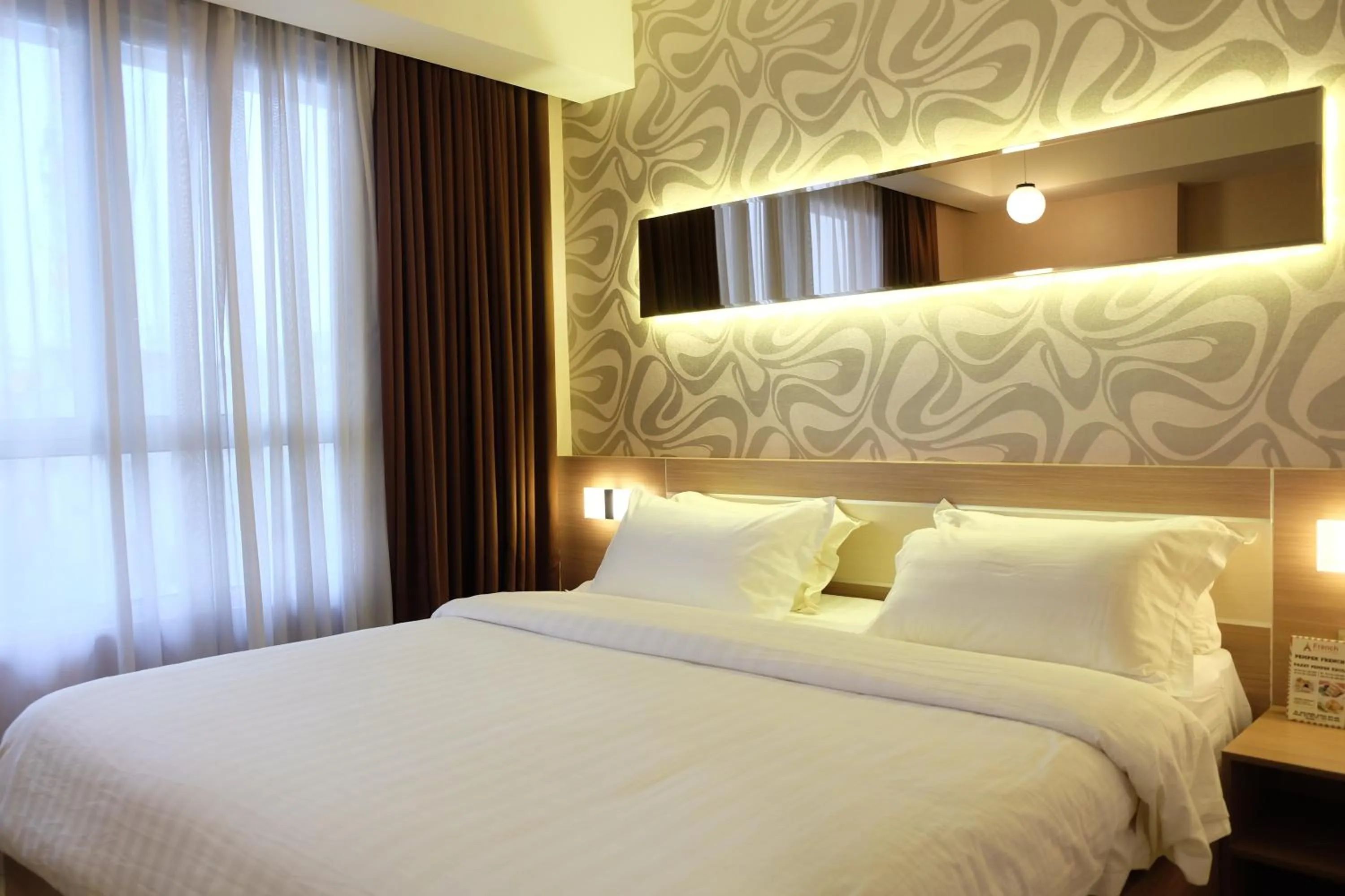 Bedroom, Bed in Classie Hotel