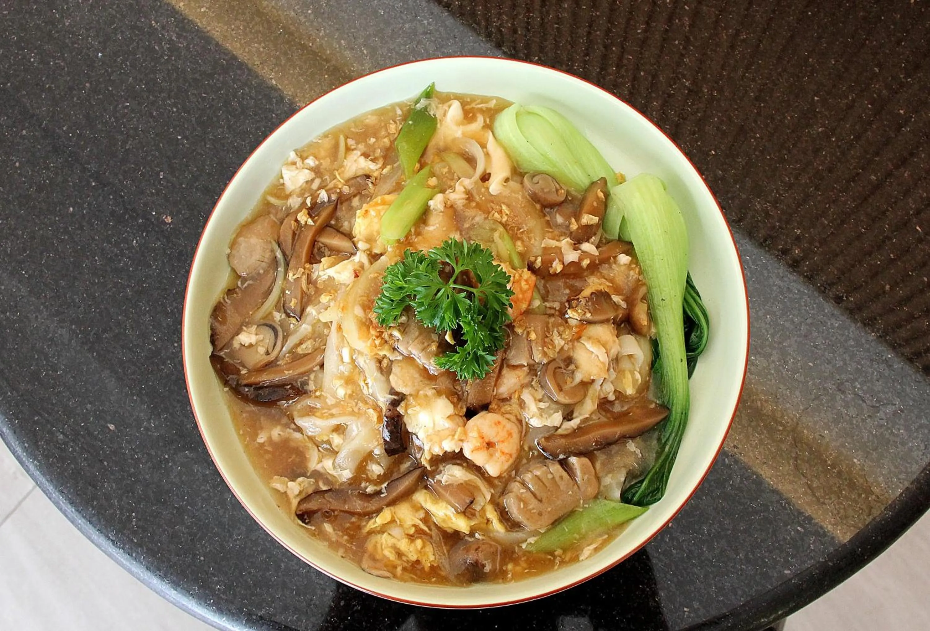 Restaurant/places to eat in Classie Hotel