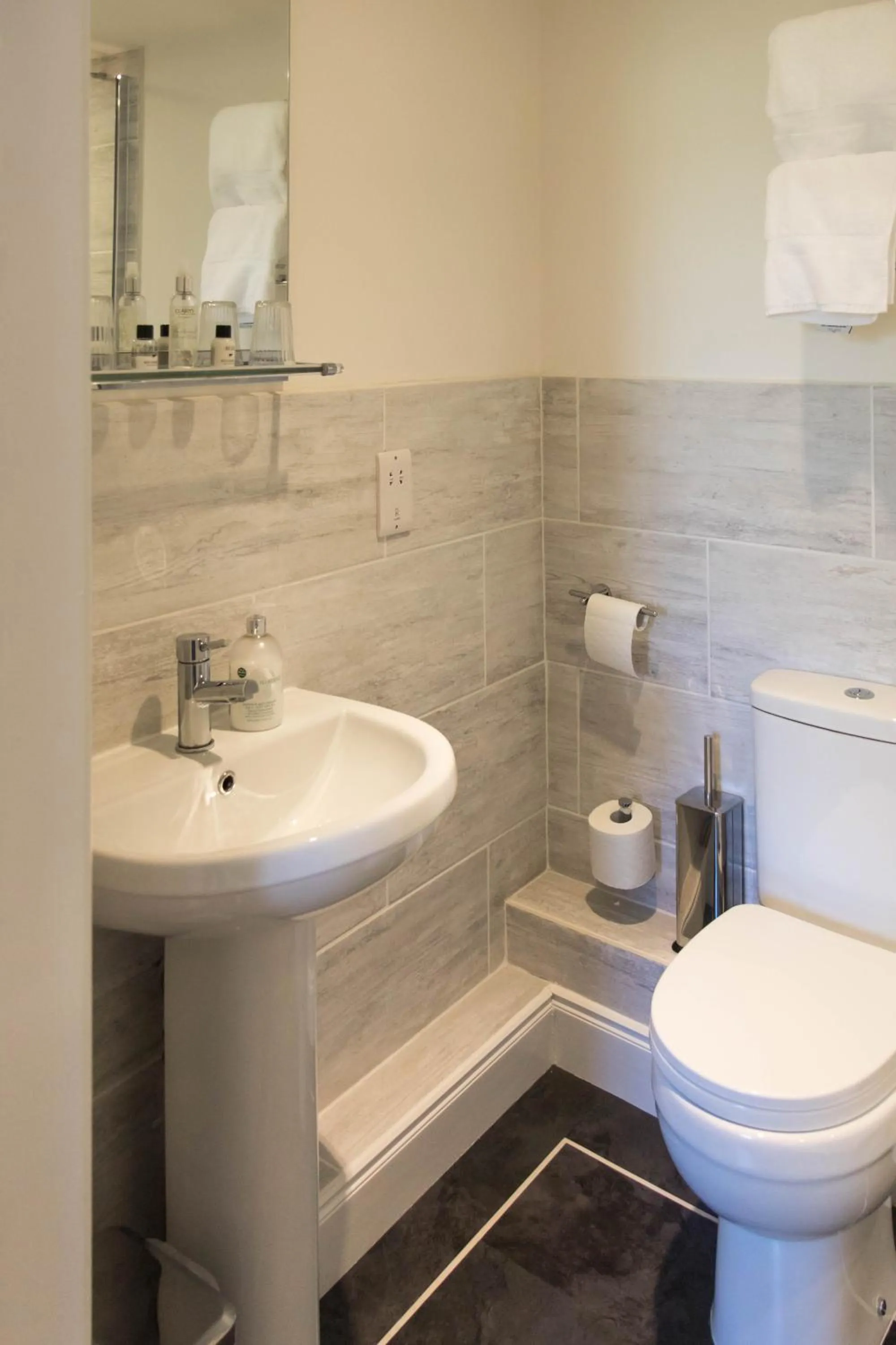 Bathroom in Templehall Hotel