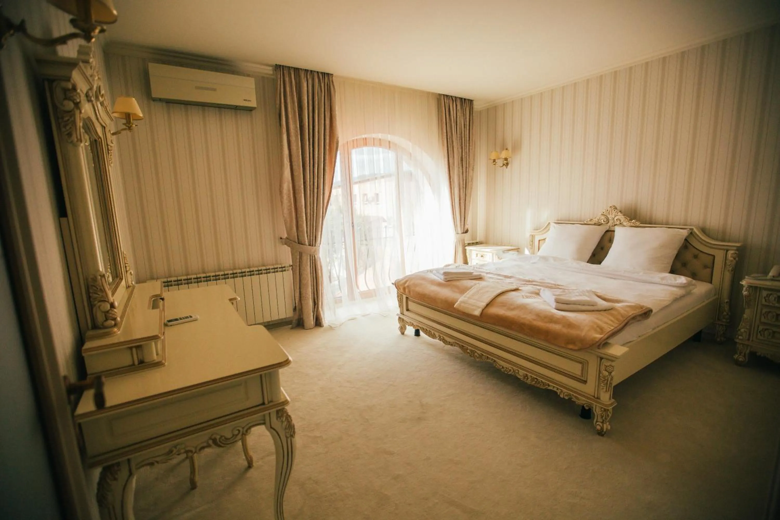 Family Suite with Balcony in Prince