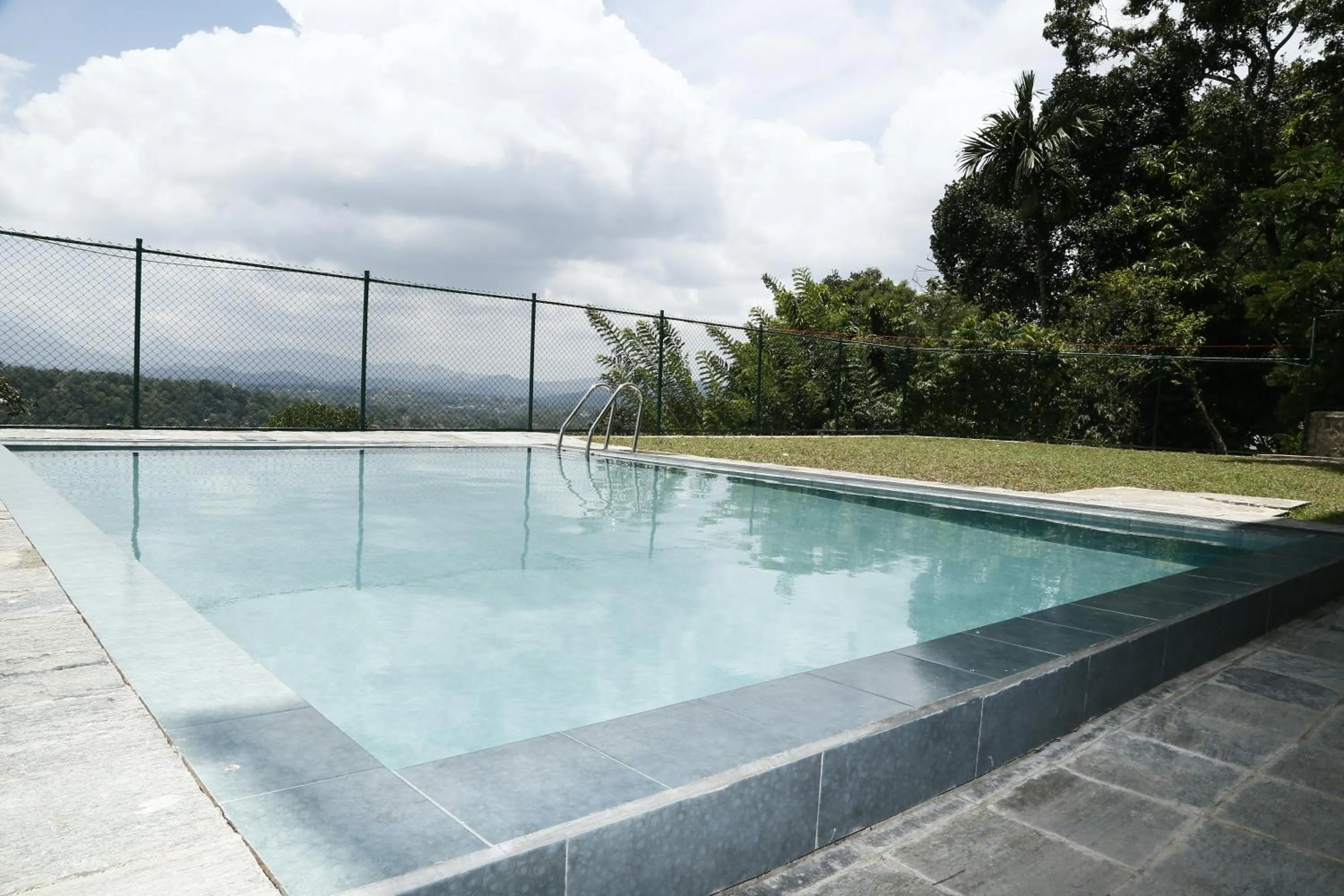 Swimming pool in Cirute' Talwatte, Kandy