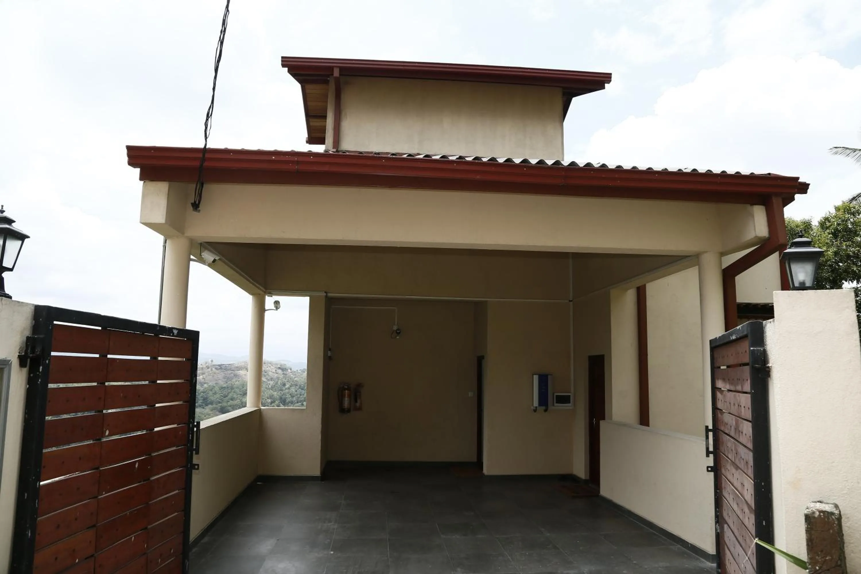 Facade/entrance in Cirute' Talwatte, Kandy