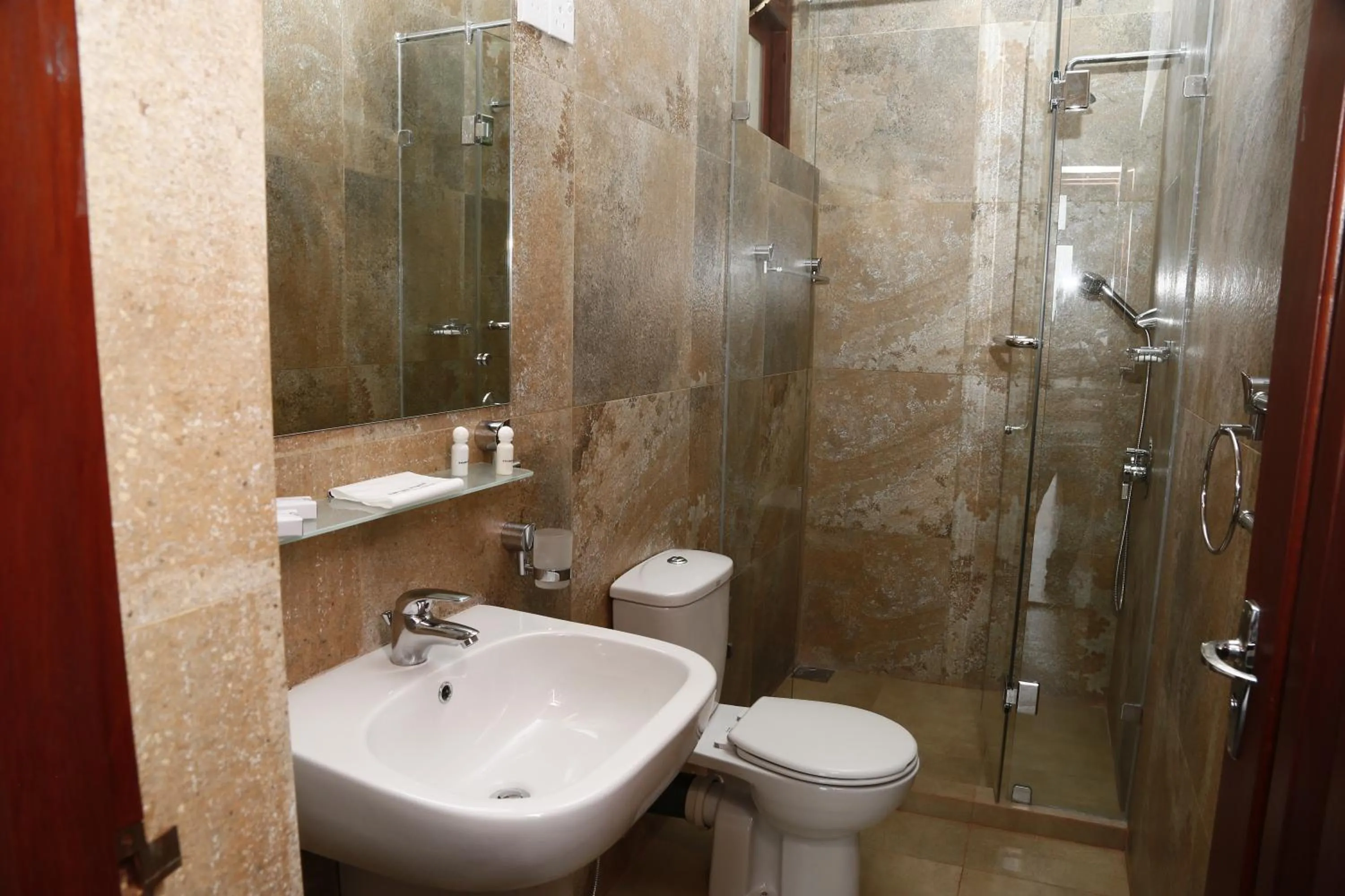 Bathroom in Cirute' Talwatte, Kandy