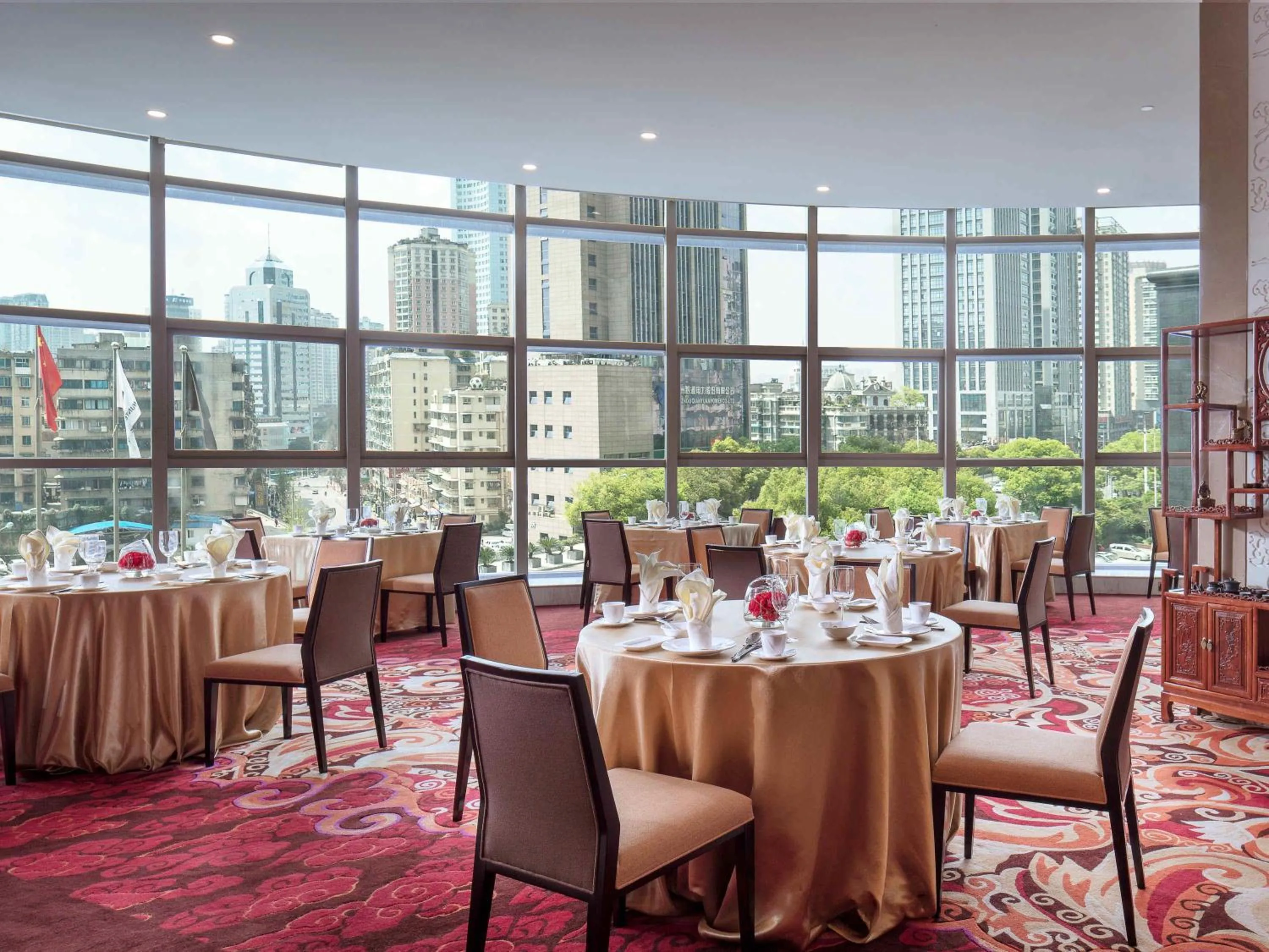 Restaurant/places to eat in Sofitel Guiyang Hunter