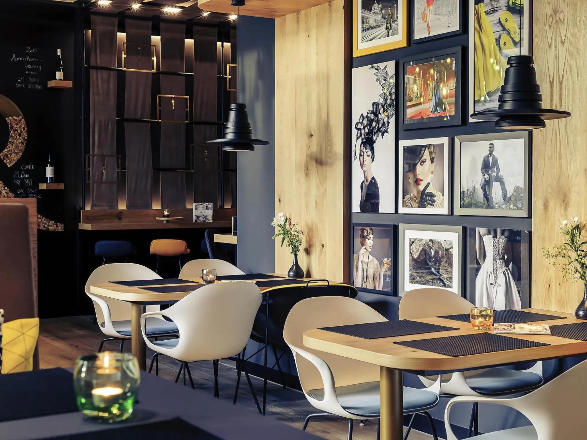 Lounge or bar in MERCURE Hotel Berlin Wittenbergplatz