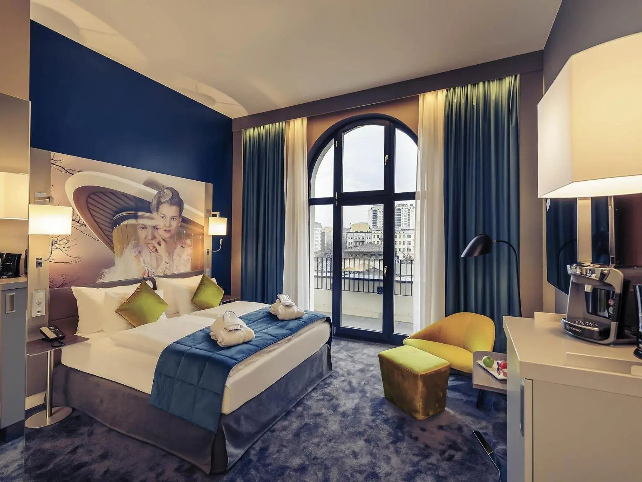 Bedroom, Bed in MERCURE Hotel Berlin Wittenbergplatz Bedroom, Bed in MERCURE Hotel Berlin Wittenbergplatz