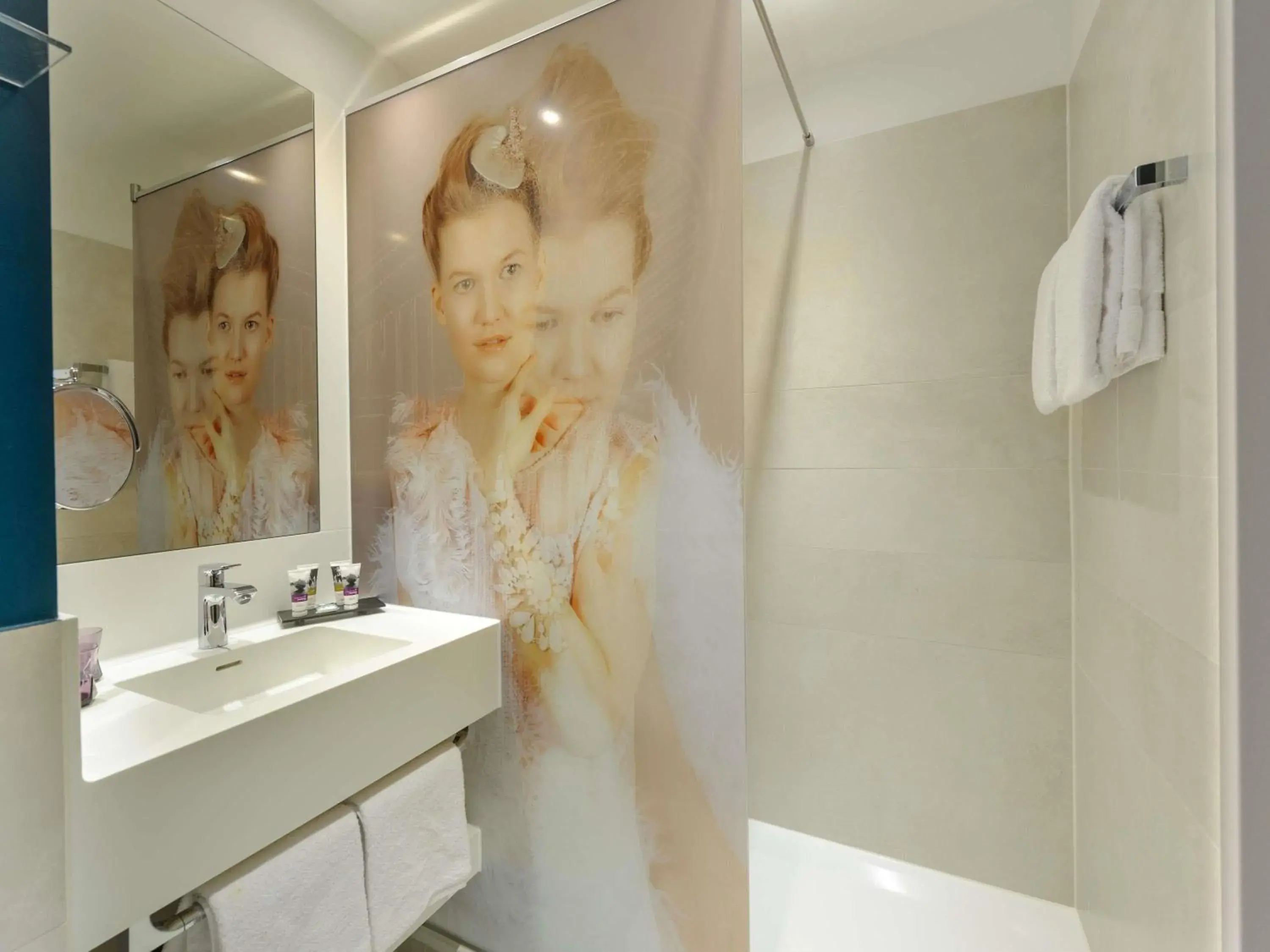 Superior Twin Room in MERCURE Hotel Berlin Wittenbergplatz Superior Twin Room in MERCURE Hotel Berlin Wittenbergplatz