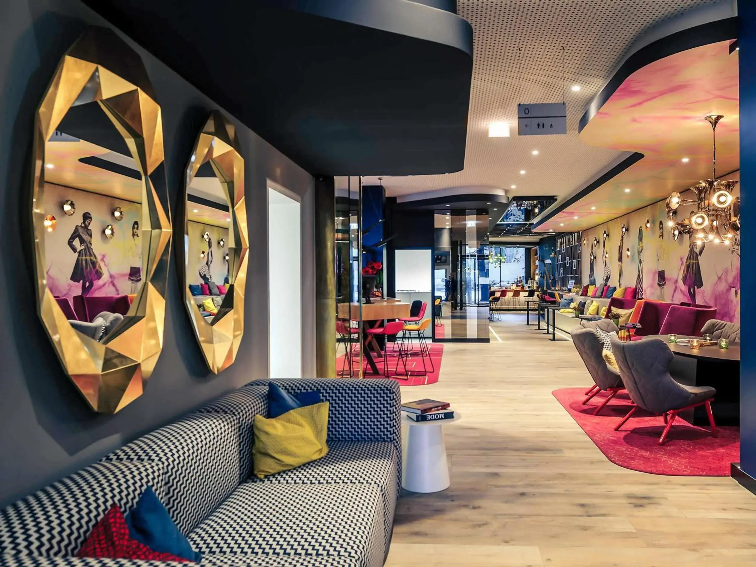 Property building in MERCURE Hotel Berlin Wittenbergplatz Property building in MERCURE Hotel Berlin Wittenbergplatz