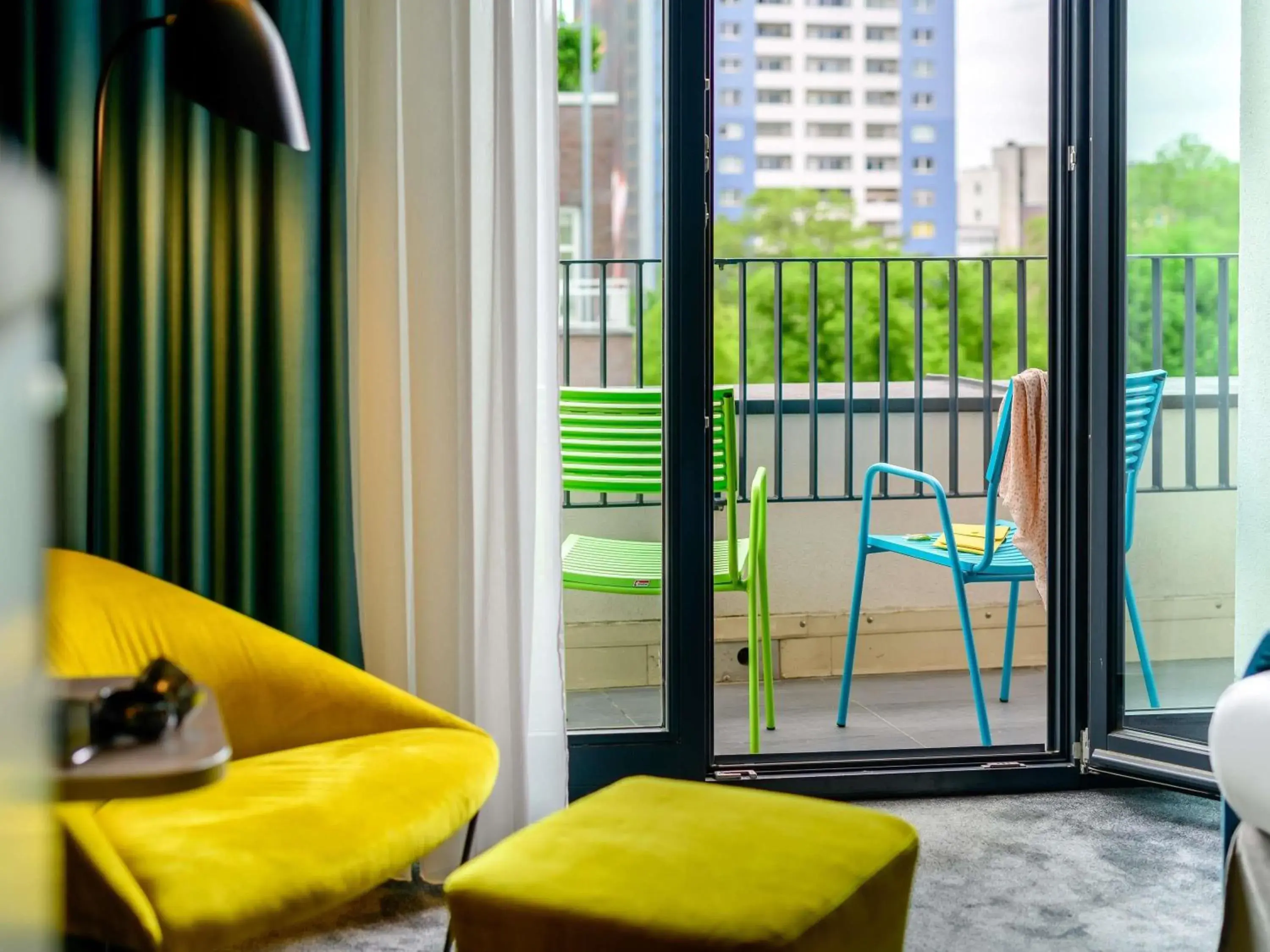 Bedroom in MERCURE Hotel Berlin Wittenbergplatz Bedroom in MERCURE Hotel Berlin Wittenbergplatz