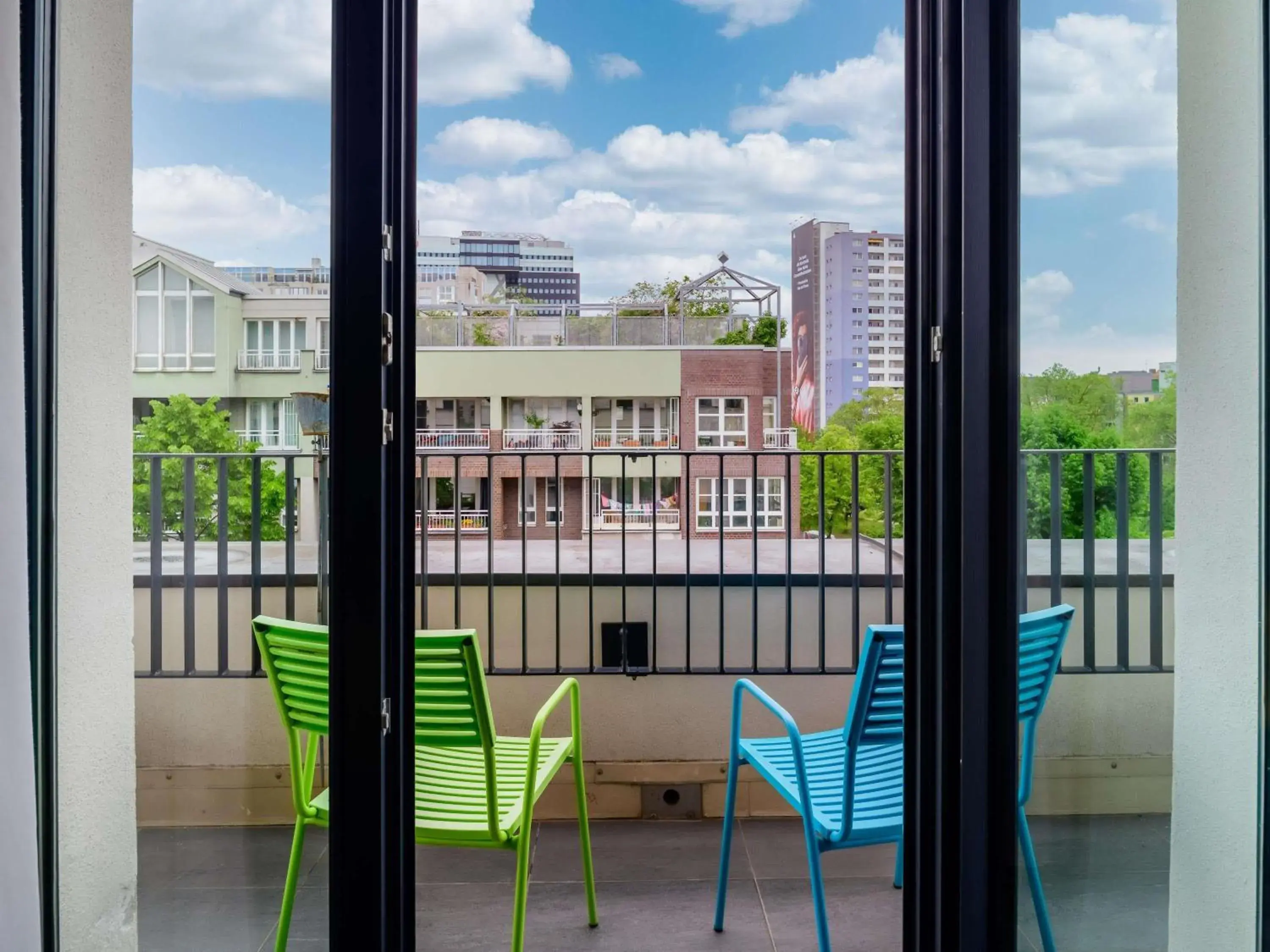 Bedroom in MERCURE Hotel Berlin Wittenbergplatz Bedroom in MERCURE Hotel Berlin Wittenbergplatz