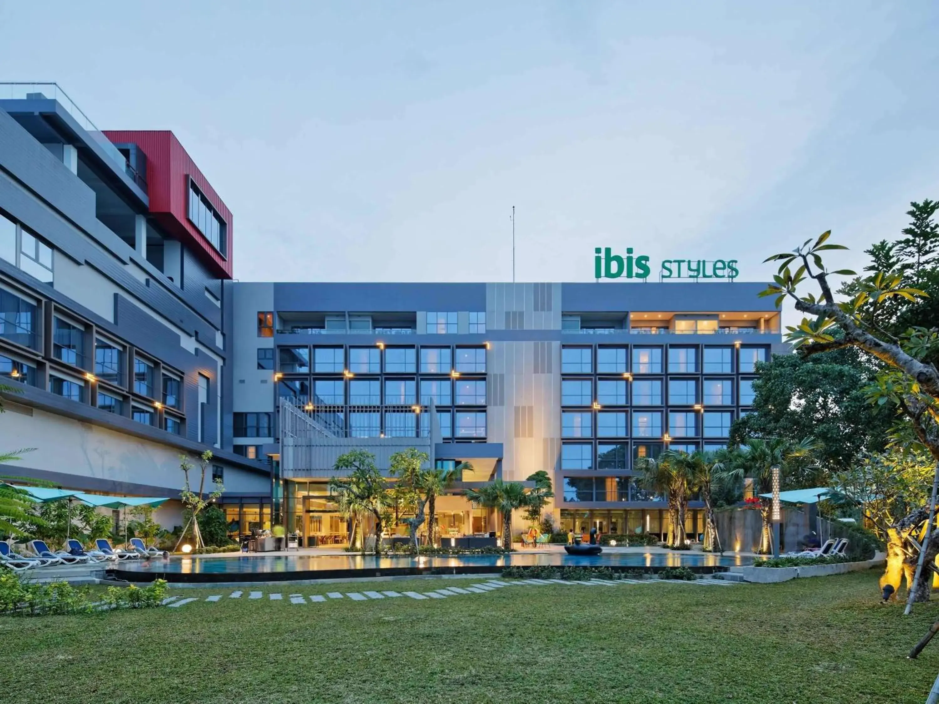 Pool view in ibis Styles Batam Nagoya Pool view in ibis Styles Batam Nagoya
