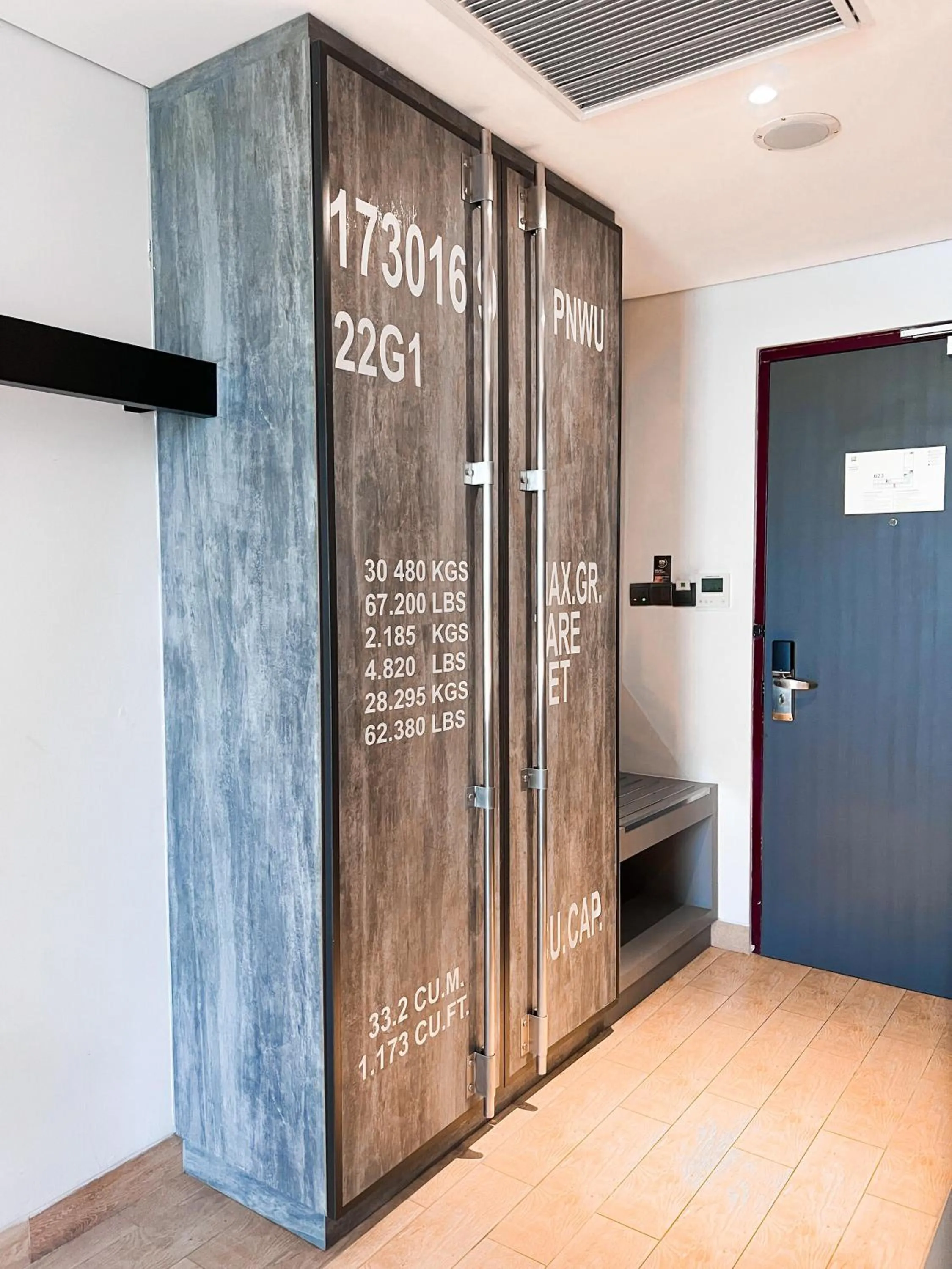 wardrobe in ibis Styles Batam Nagoya