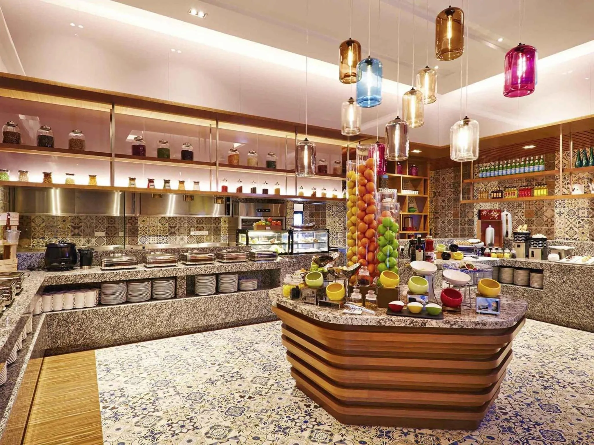 Restaurant/places to eat in Mercure Kuala Lumpur Shaw Parade