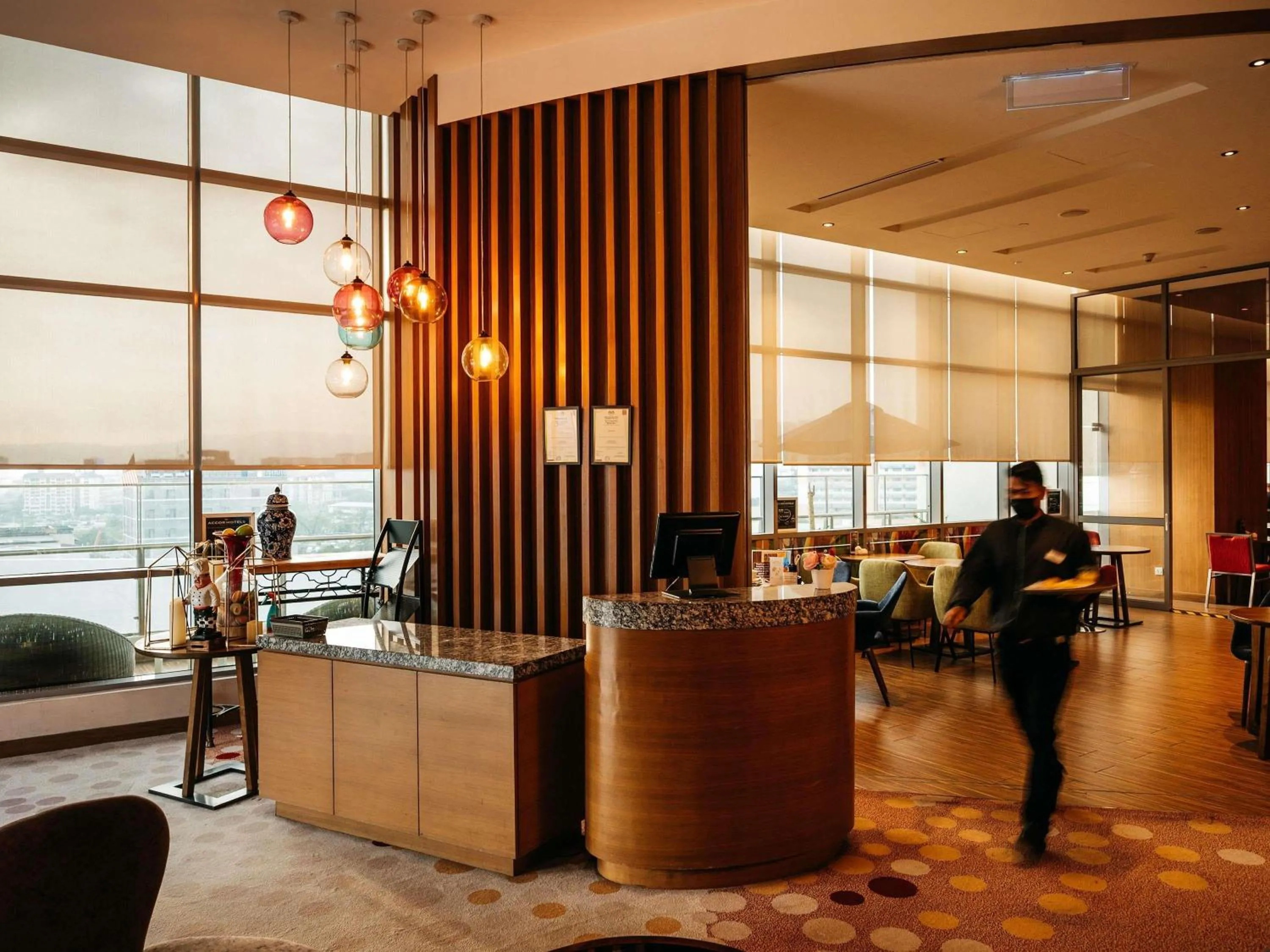 Restaurant/places to eat in Mercure Kuala Lumpur Shaw Parade