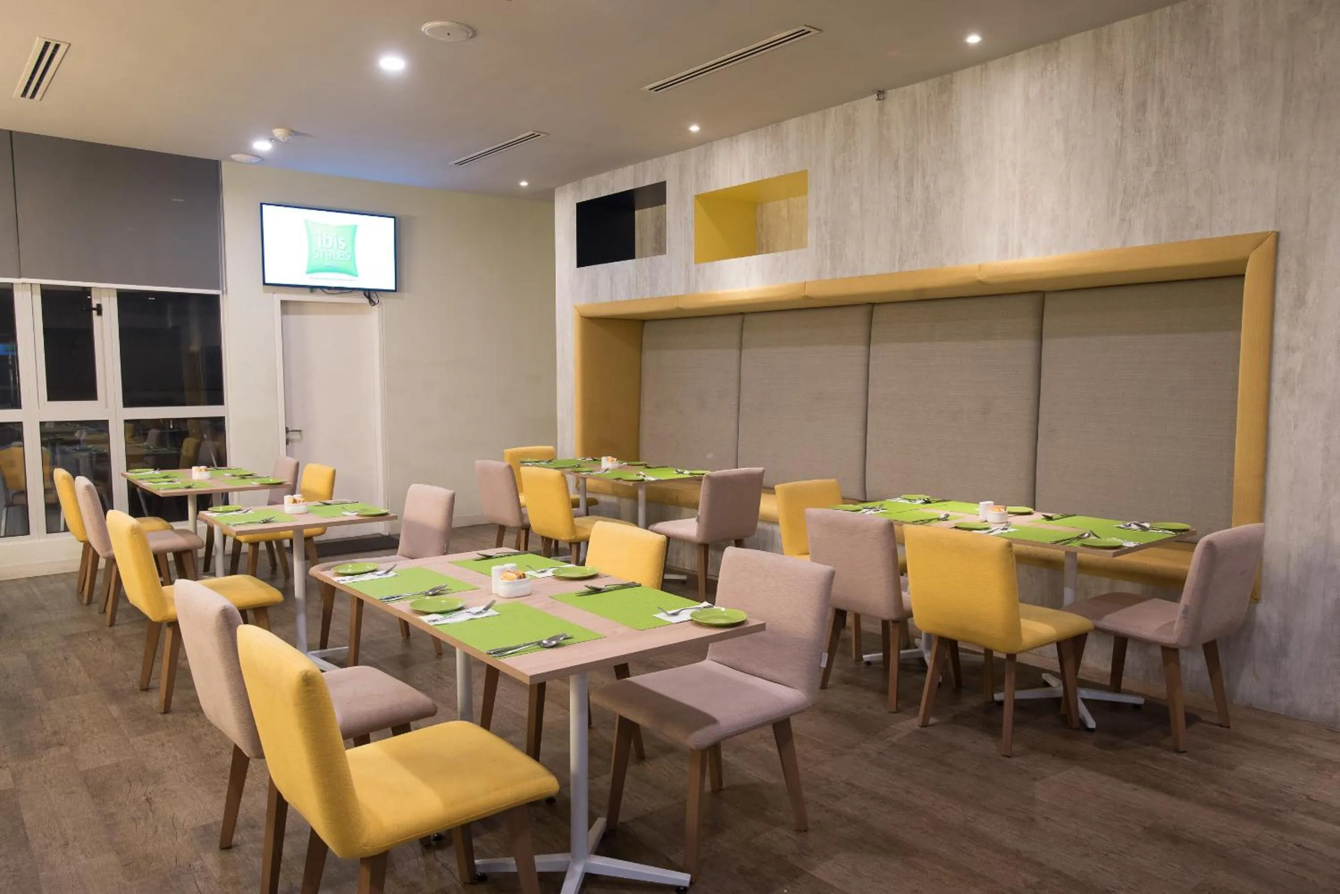 Restaurant/places to eat in ibis Styles Kuala Lumpur Sri Damansara