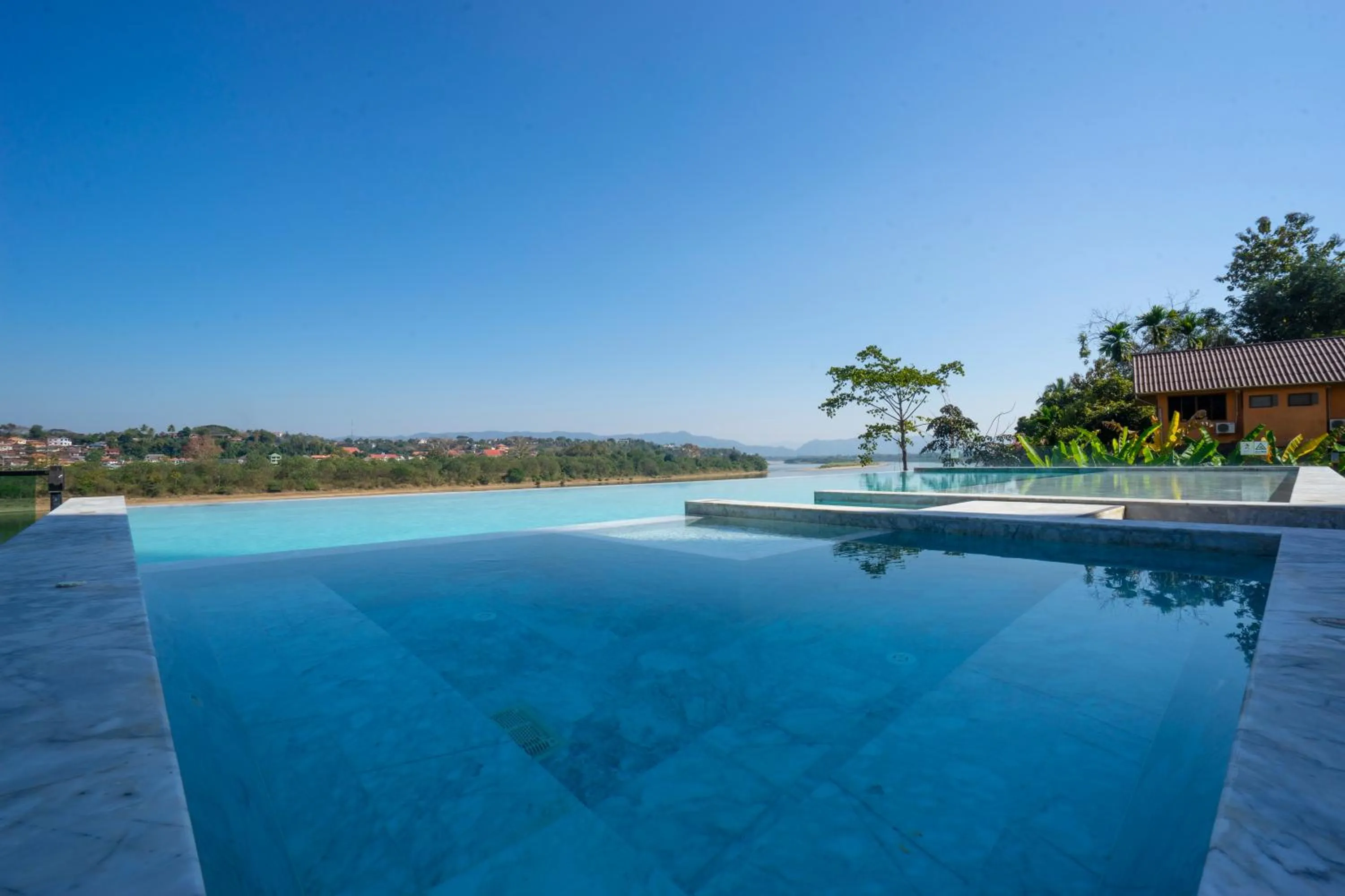 Chiangkhong Teak Garden Riverfront Onsen Hotel- SHA Extra Plus