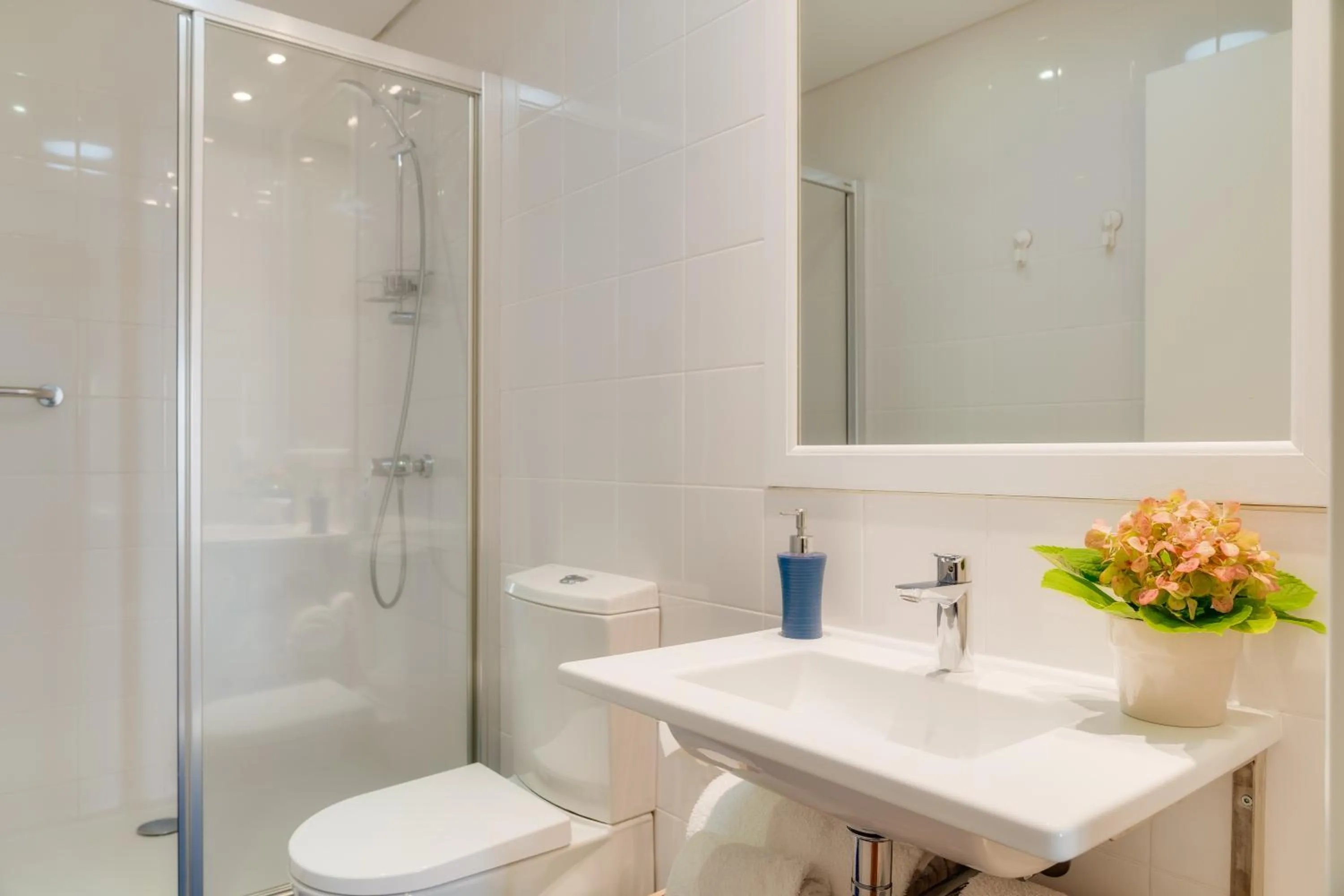 Bathroom in Casa da Praça Apartments - by Casas na Ilha