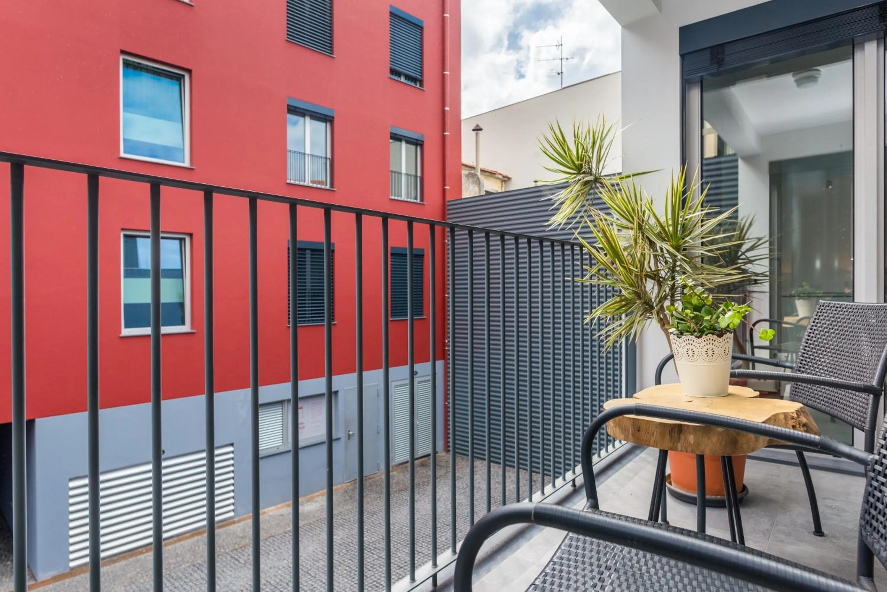 Balcony/Terrace in Casa da Praça Apartments - by Casas na Ilha