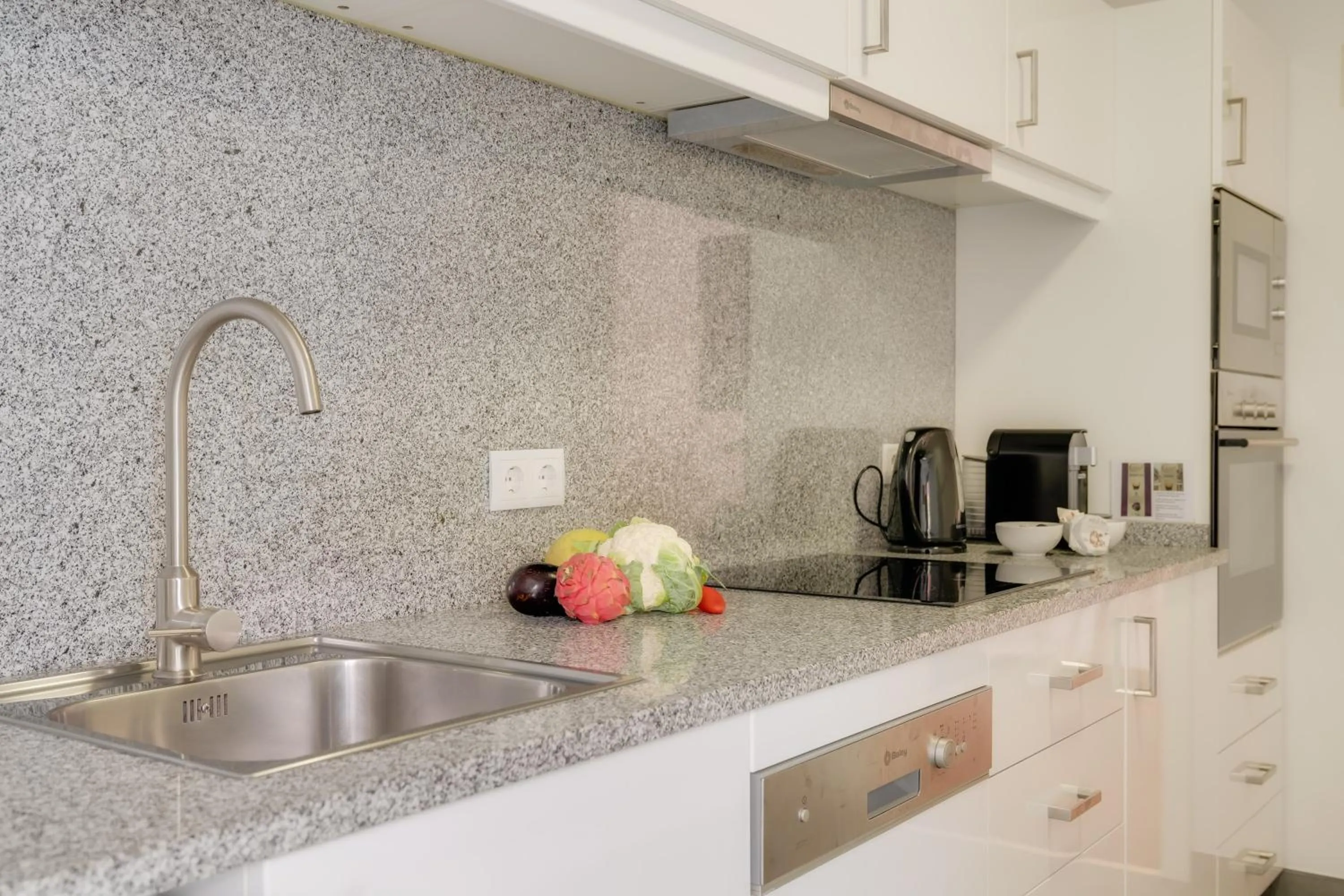 Kitchen or kitchenette in Casa da Praça Apartments - by Casas na Ilha