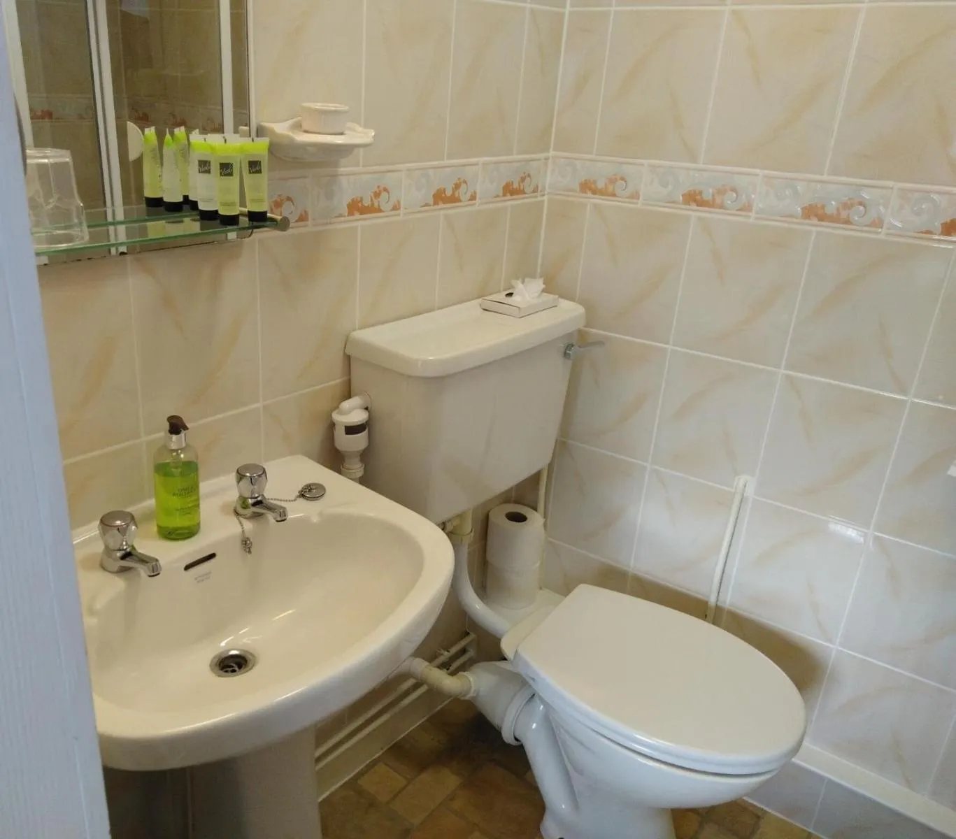 Bathroom in Barclay Court Guest House