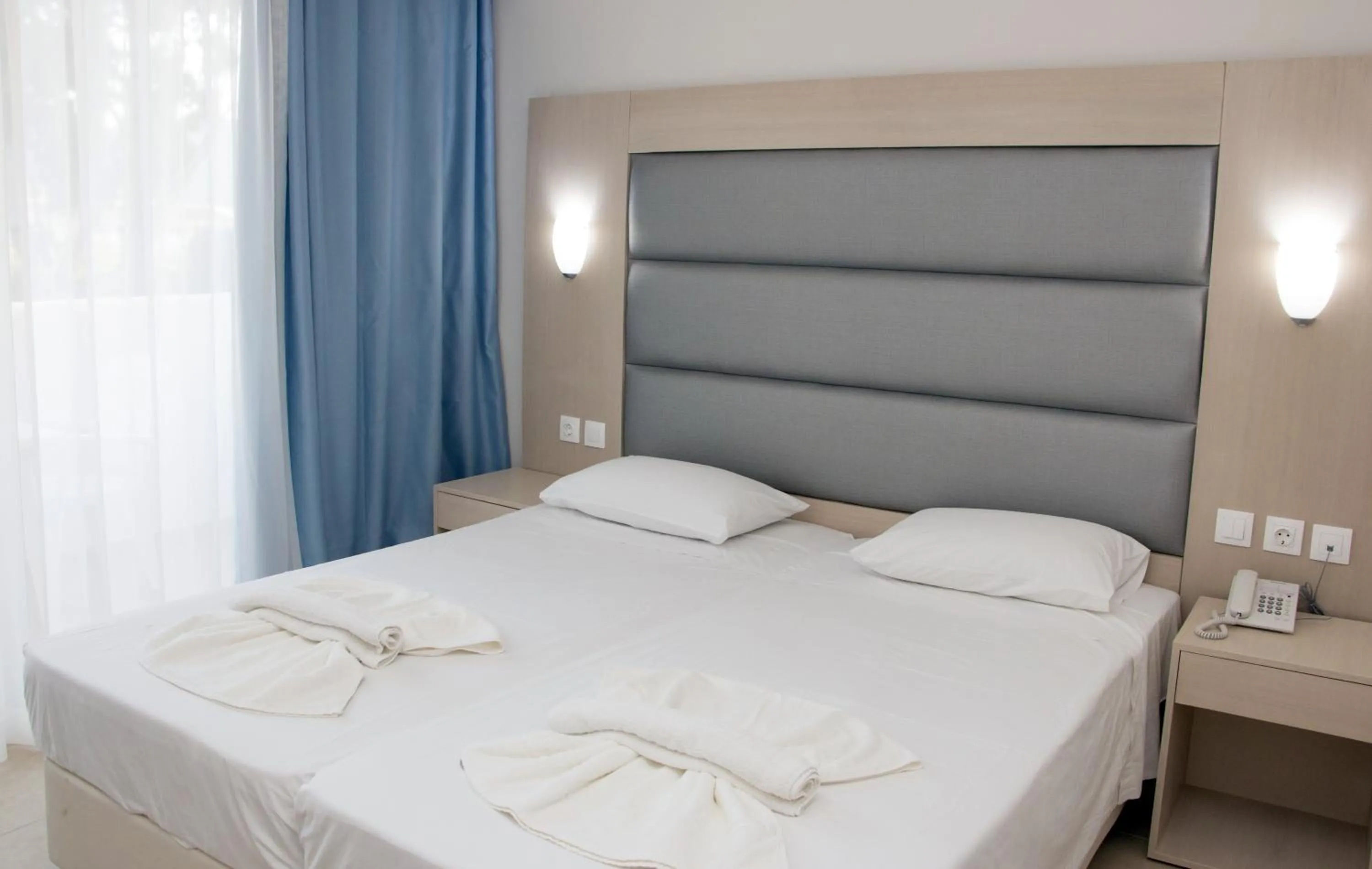 Bed in Marathon Hotel - All Inclusive