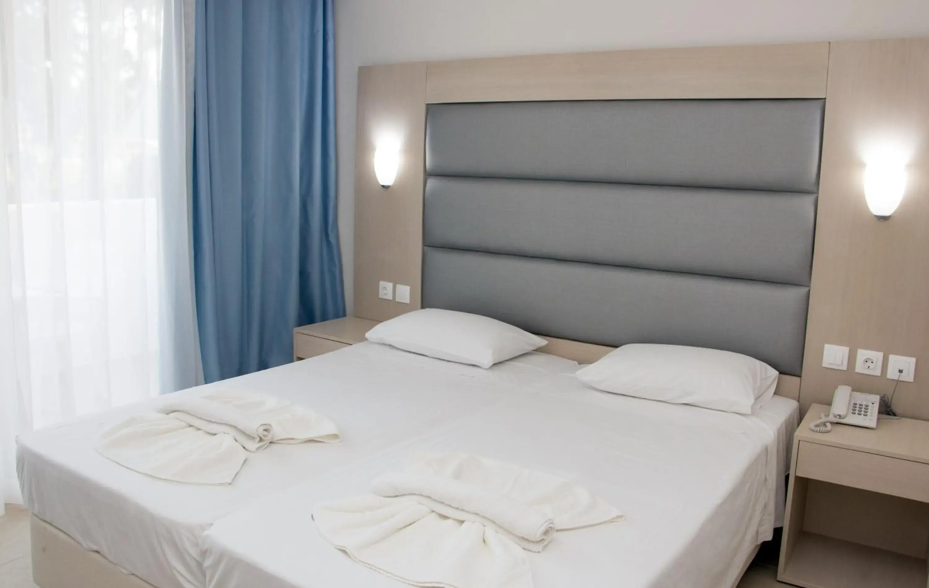 Bed in Marathon Hotel - All Inclusive Bed in Marathon Hotel - All Inclusive