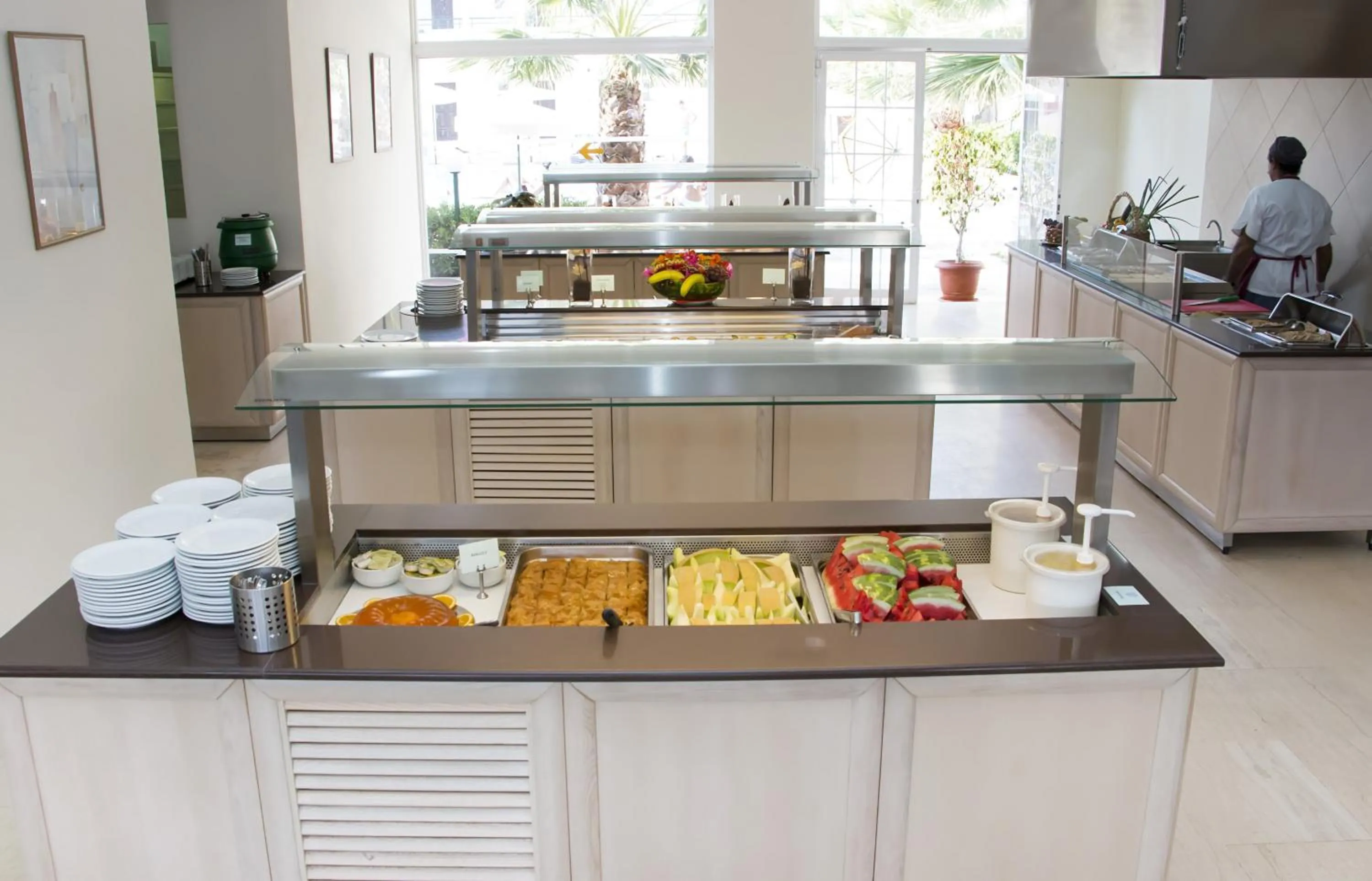 Day in Marathon Hotel - All Inclusive