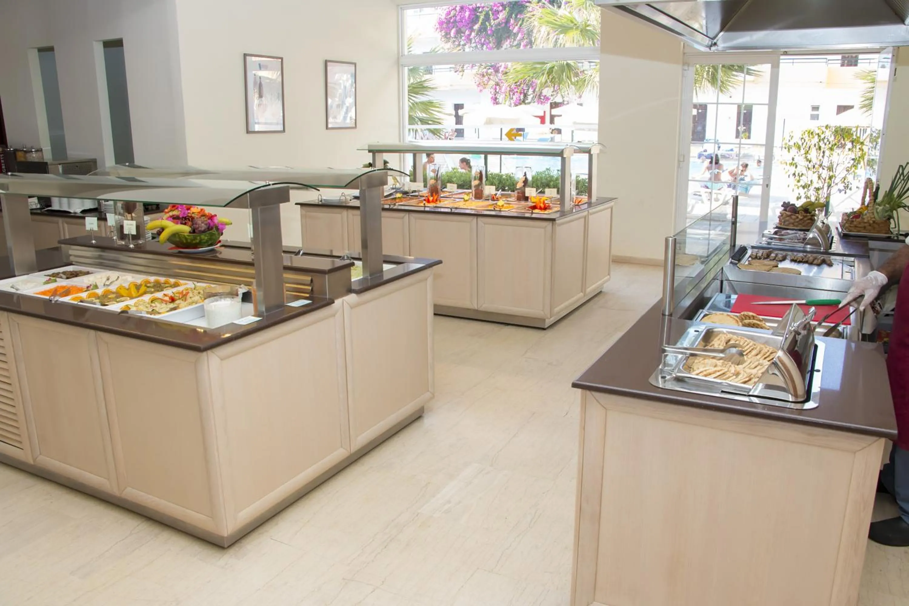 Day in Marathon Hotel - All Inclusive