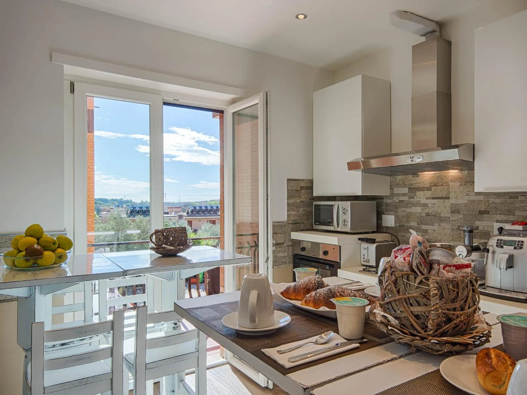 Communal kitchen in Guesthouse Park Pines