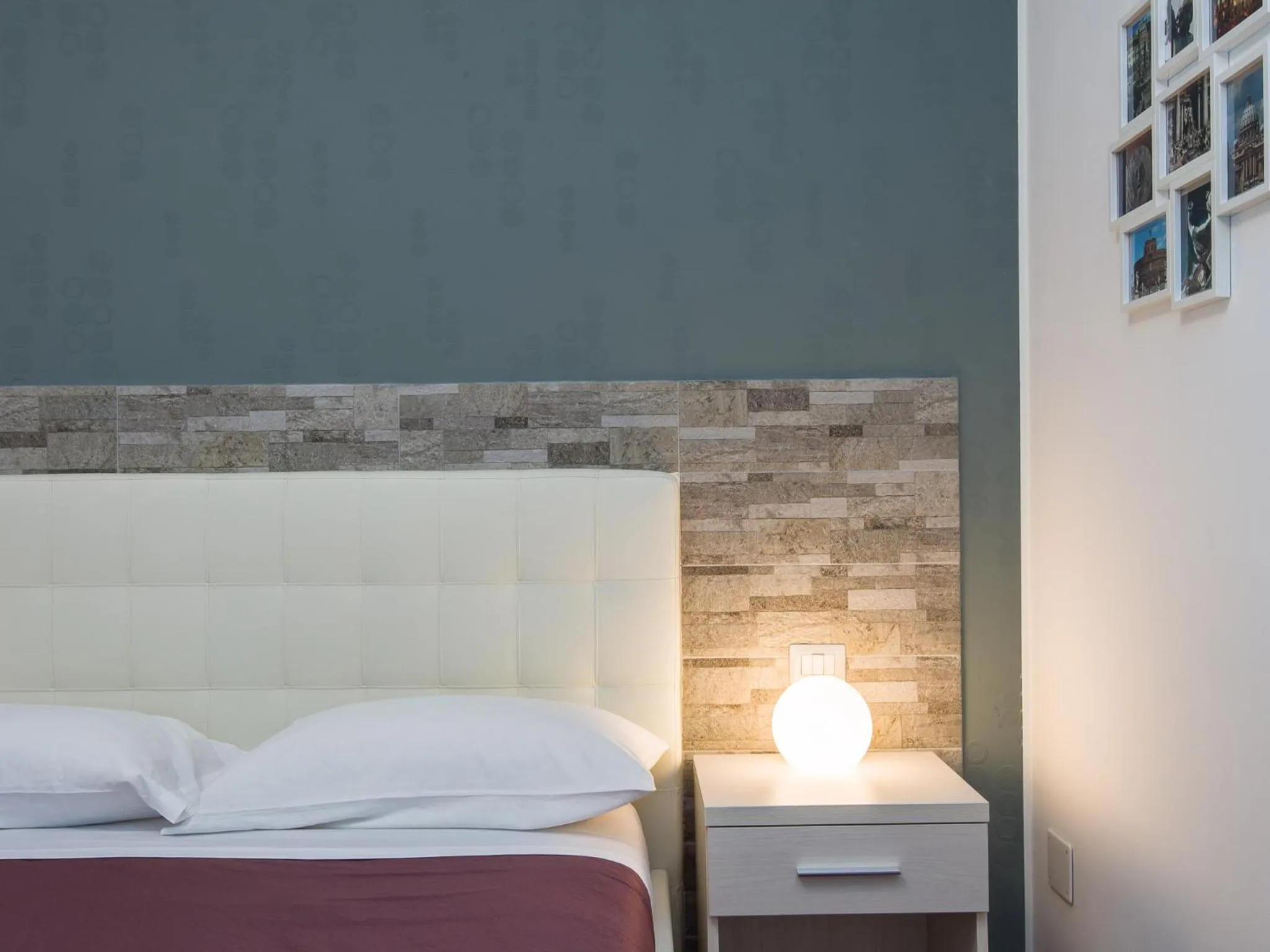 Decorative detail, Bed in Guesthouse Park Pines