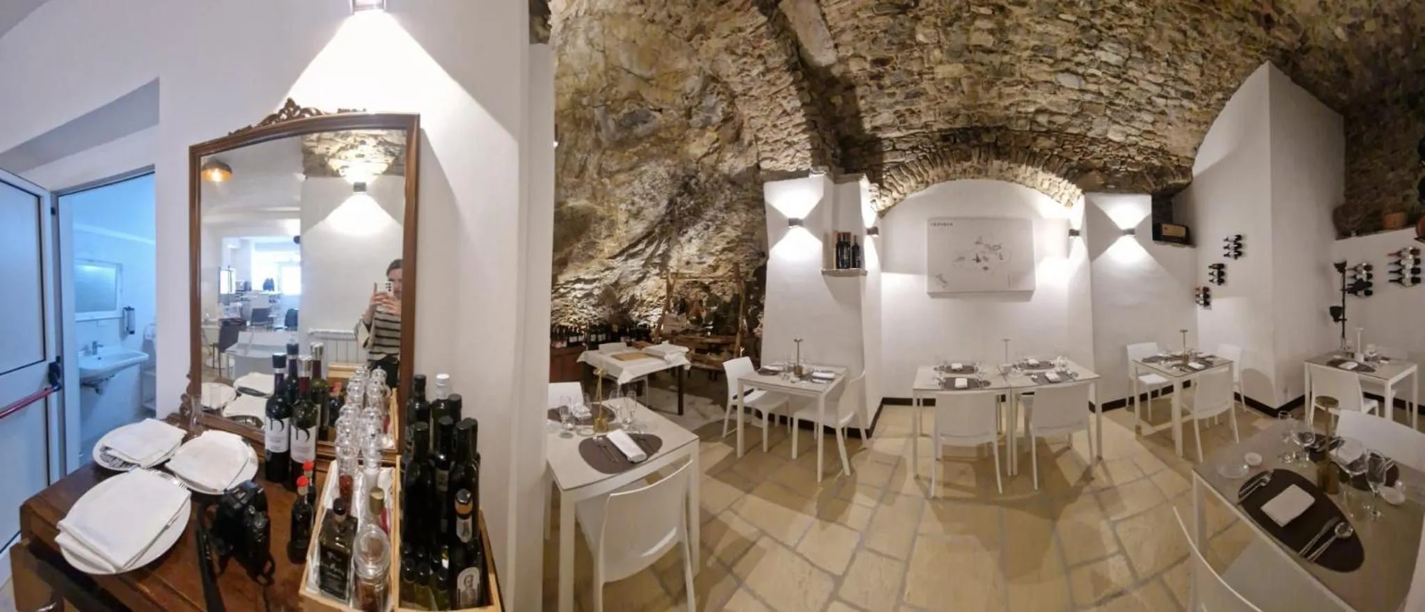 Restaurant/places to eat in La Maison