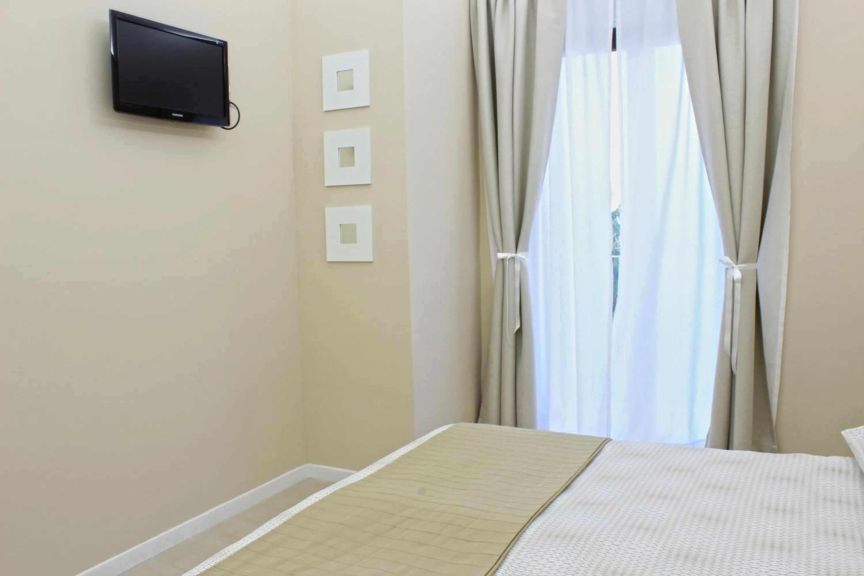 Photo of the whole room, Bed in La Maison