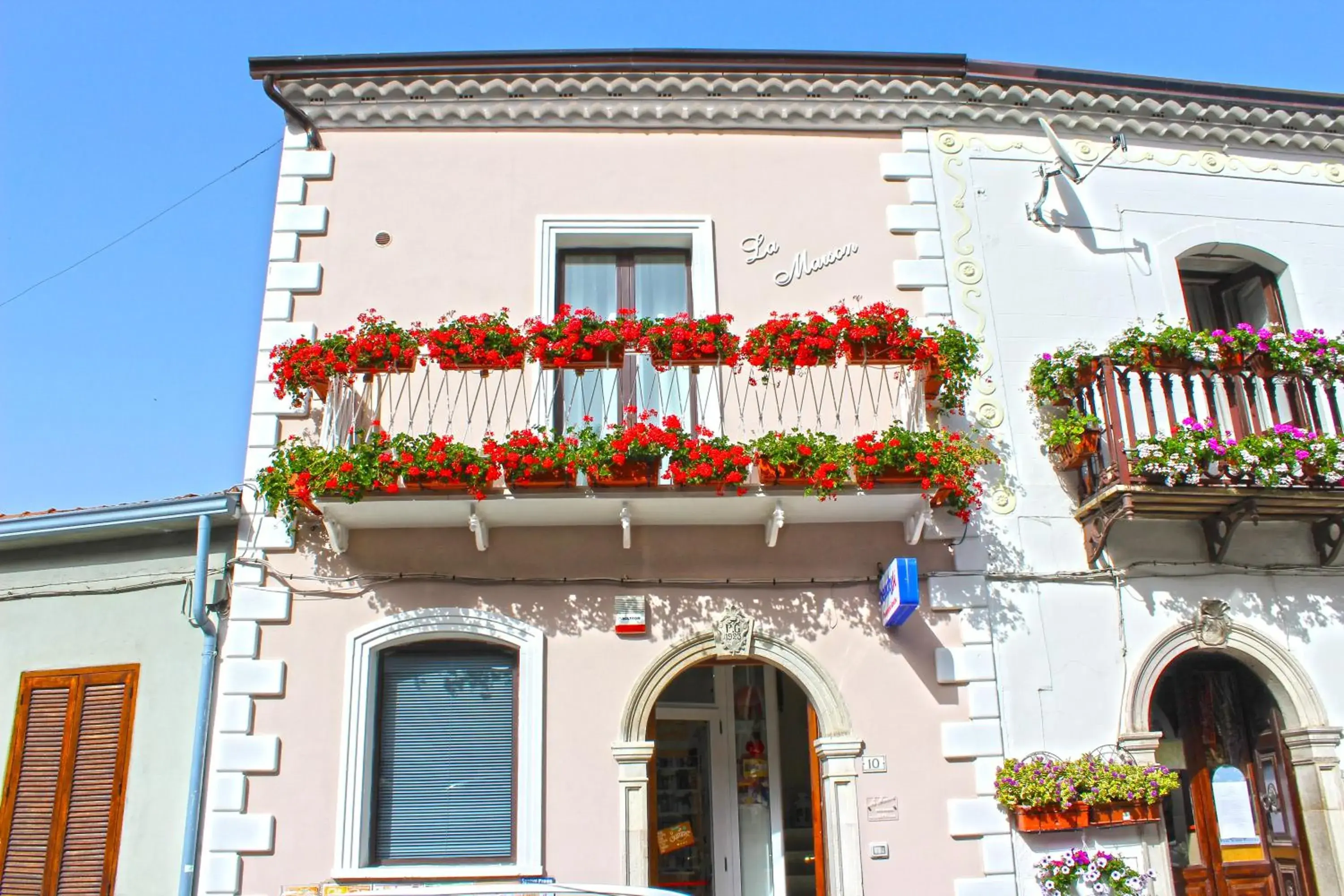 Superior Double or Twin Room with Mountain View - single occupancy in La Maison Superior Double or Twin Room with Mountain View - single occupancy in La Maison