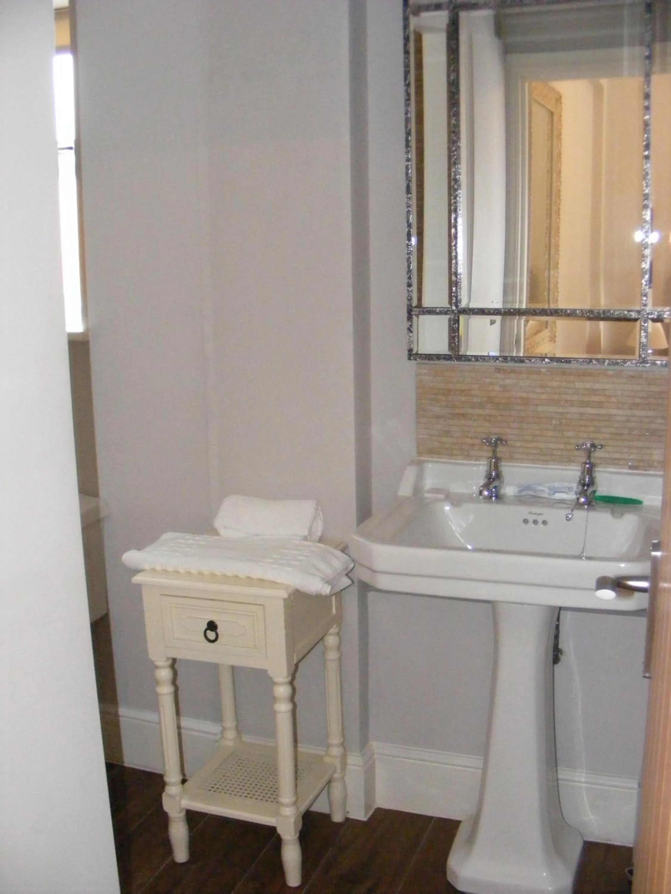 Bathroom in The Manor House at Quorn