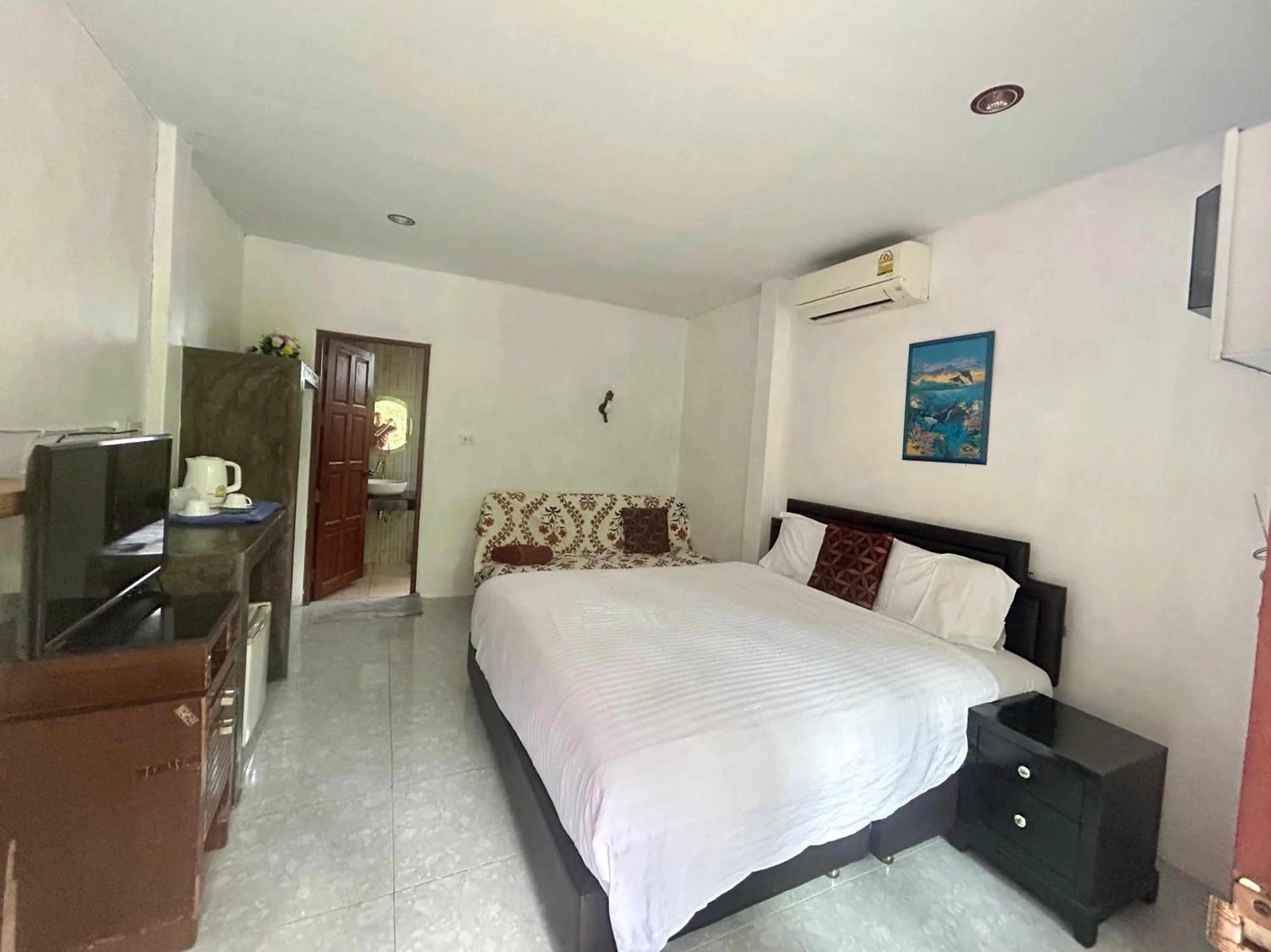 Bed in Pakmeng Beach Resort