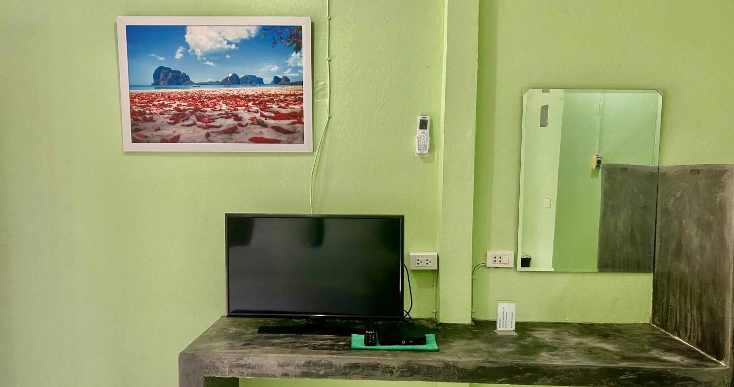 Pakmeng Beach Resort