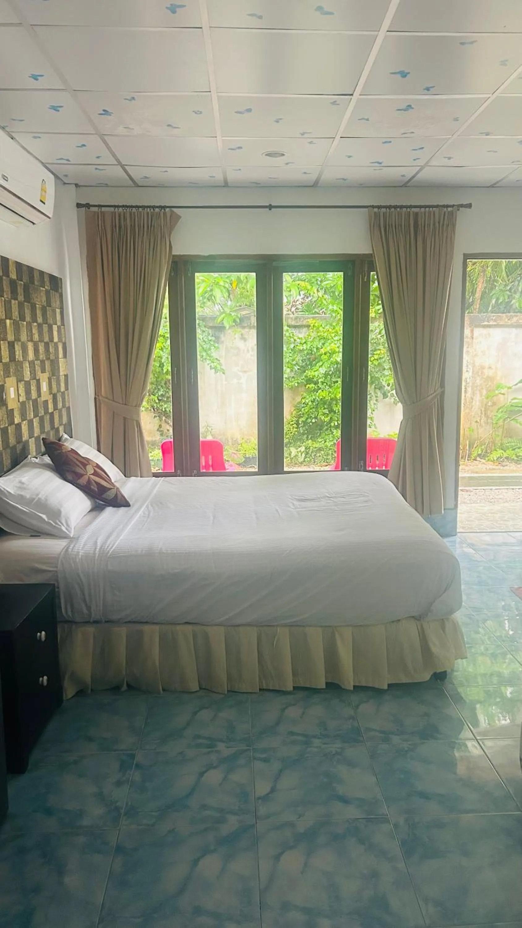 Bed in Pakmeng Beach Resort