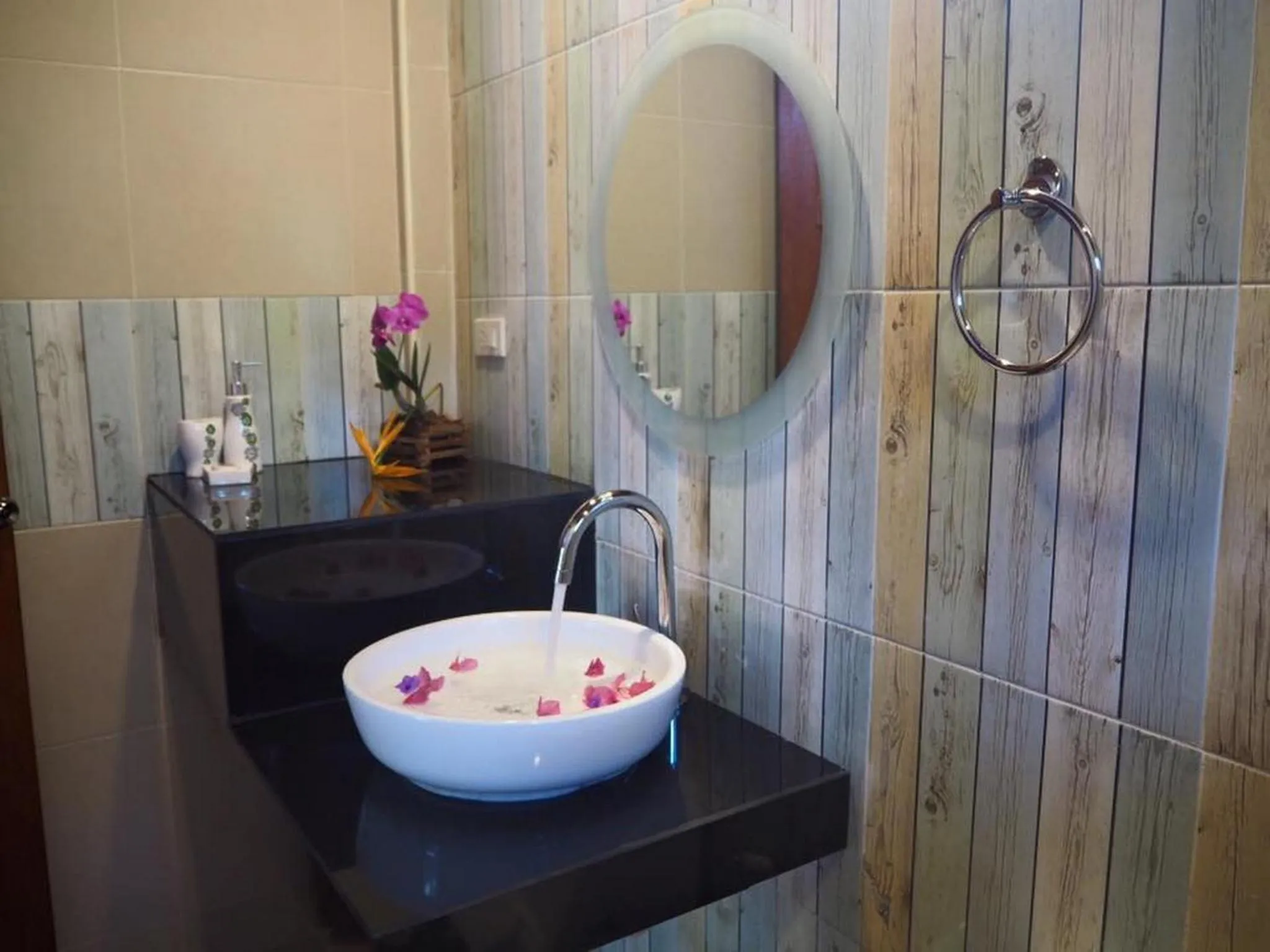 Bathroom in Pakmeng Beach Resort