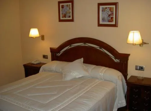 Photo of the whole room in Manrique de Lara