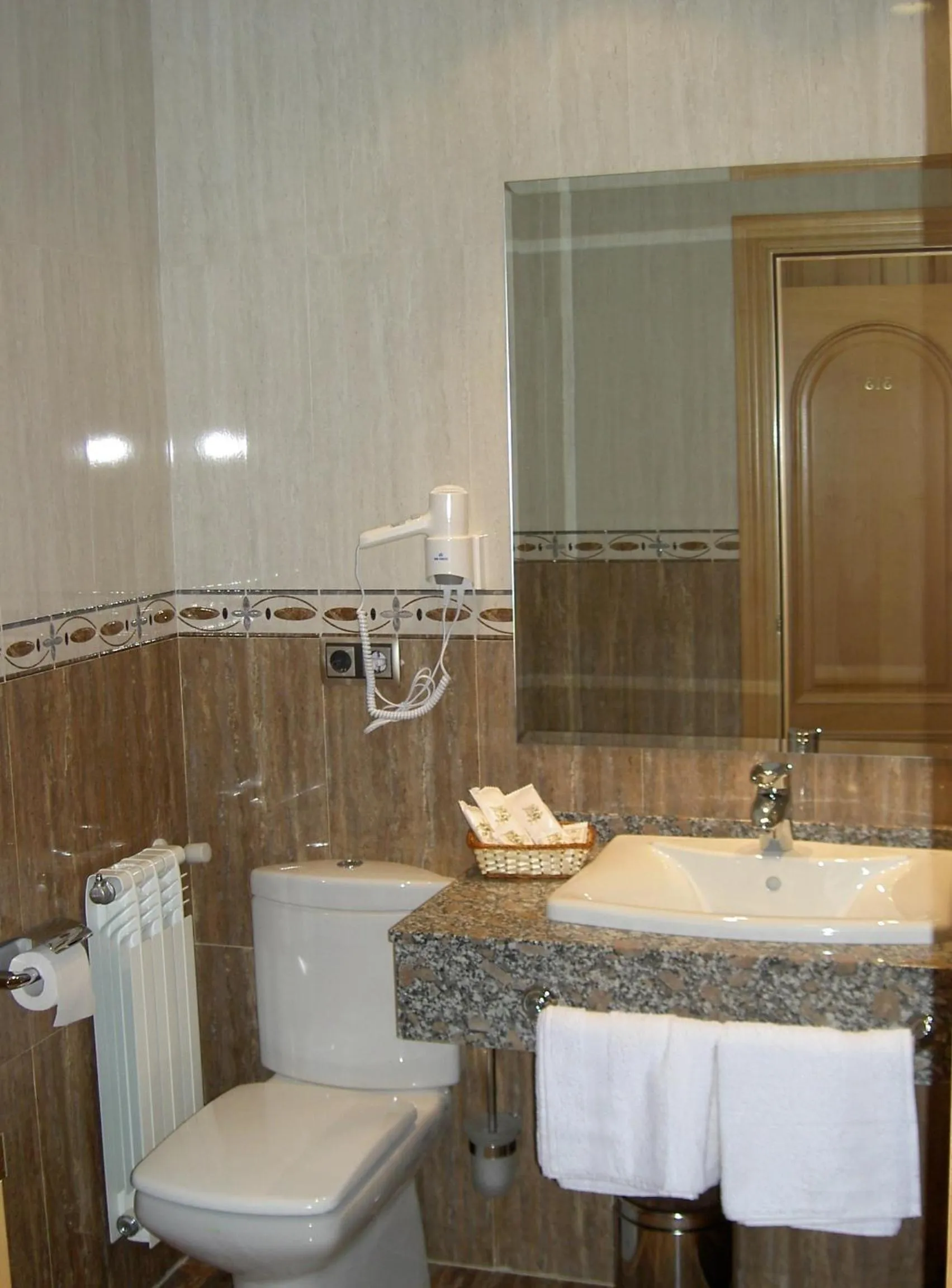 Bathroom in Manrique de Lara