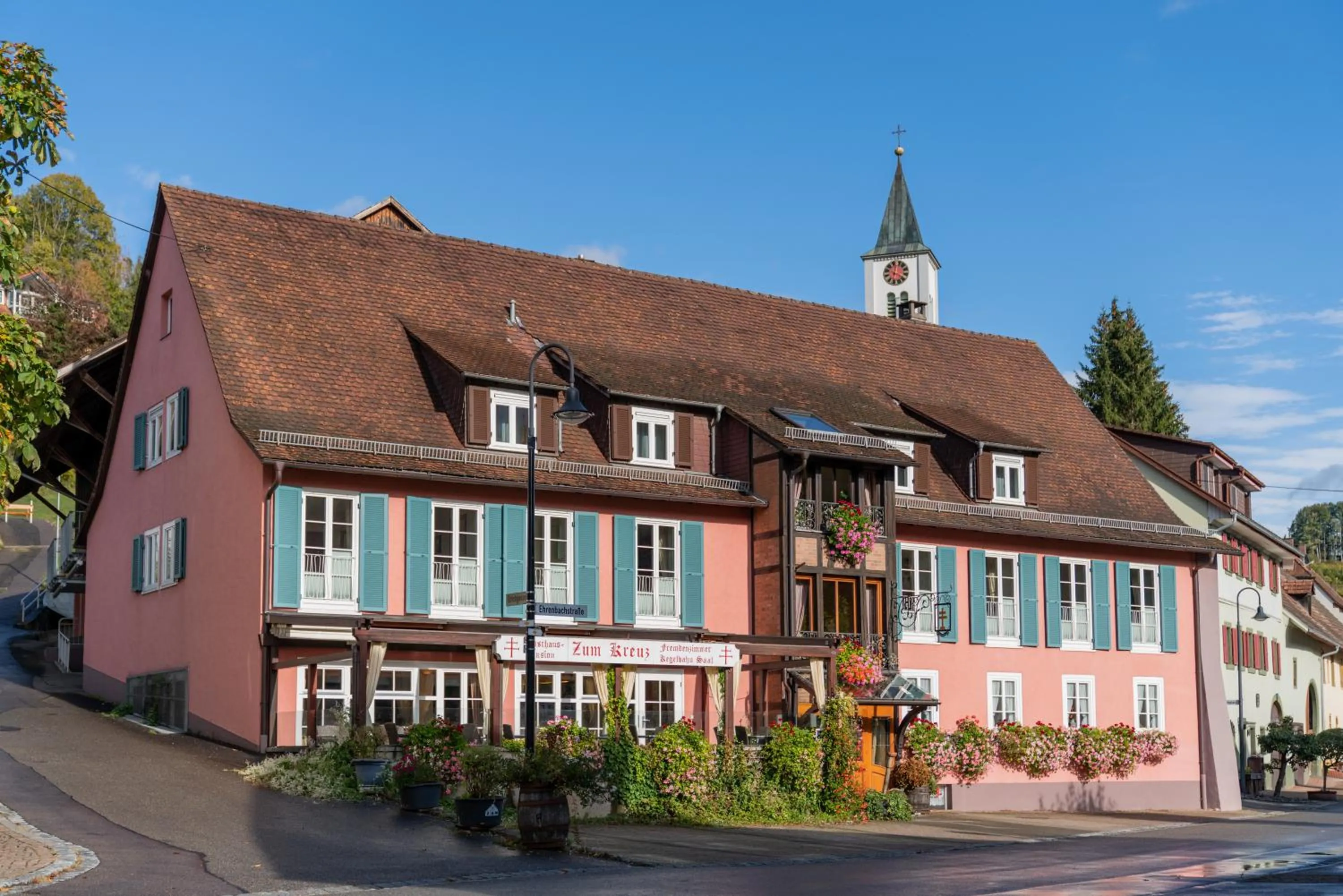 Property building in Gasthaus-Pension Zum Kreuz