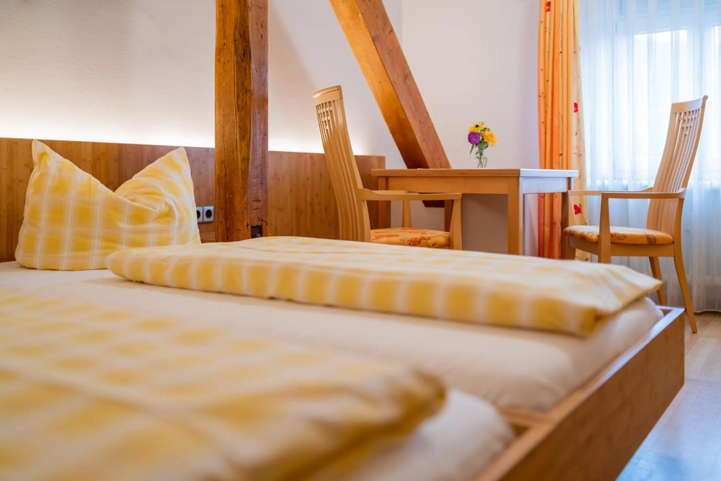 Bed in Gasthaus-Pension Zum Kreuz