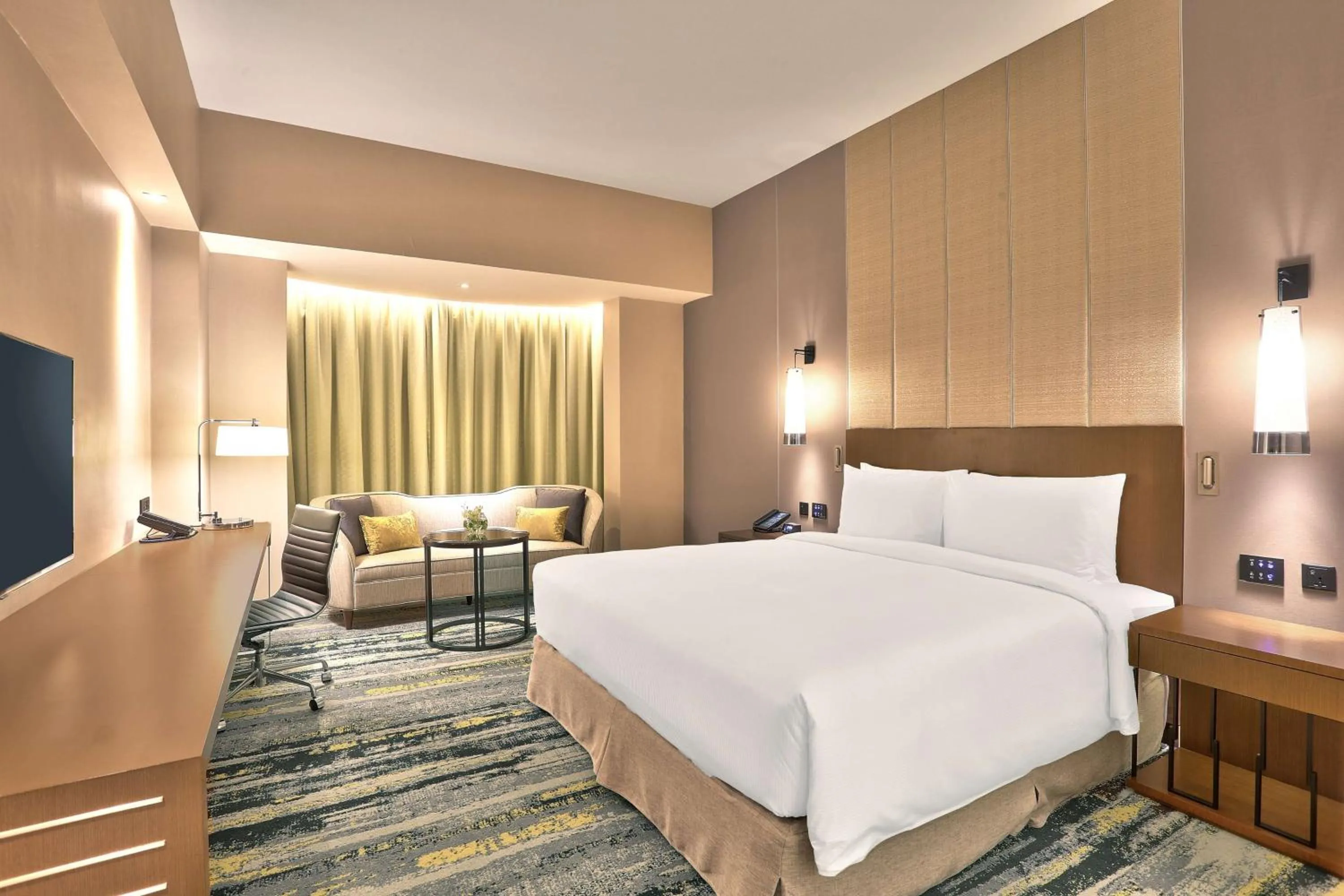 Bed in Hilton Kota Kinabalu