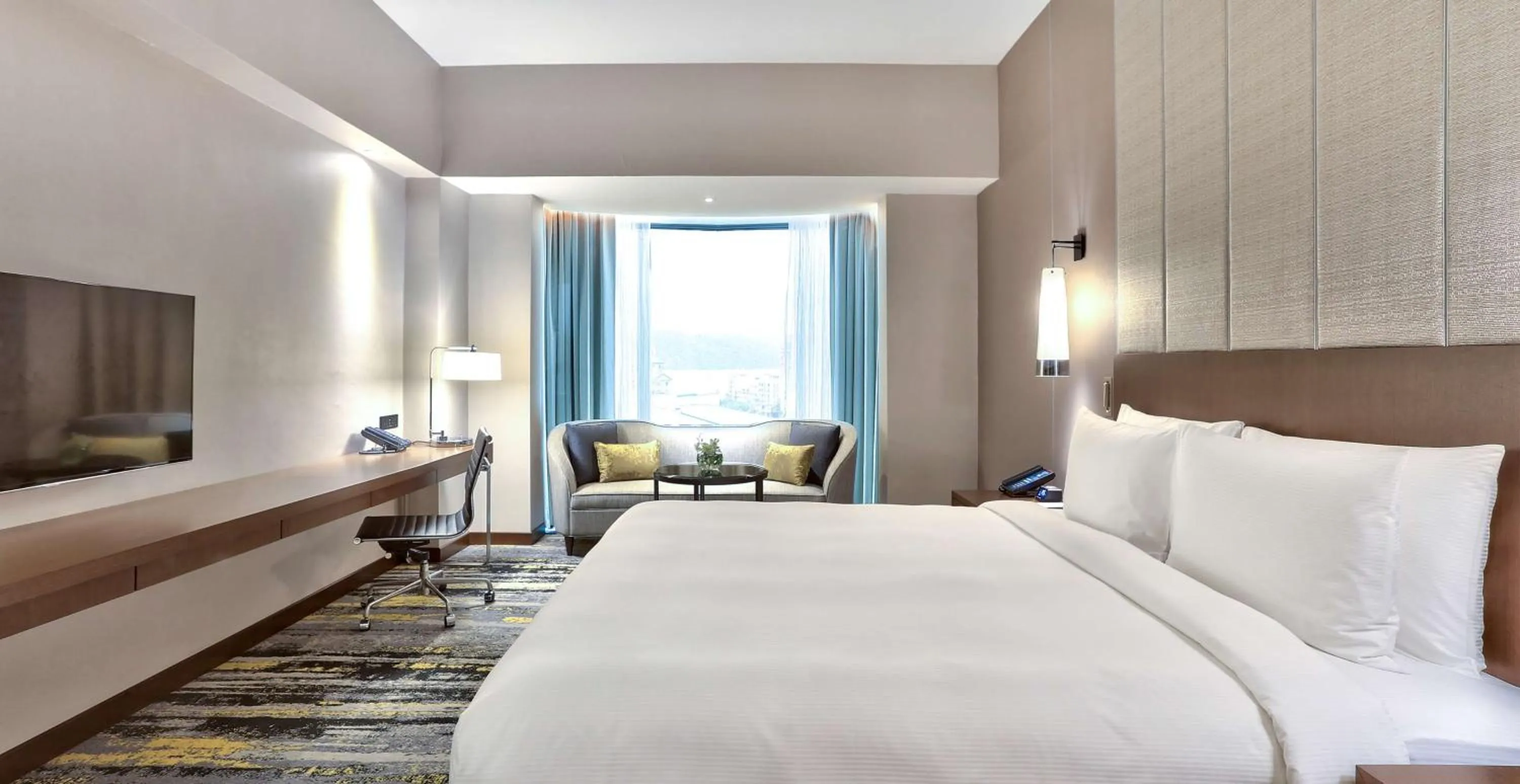 Bed in Hilton Kota Kinabalu