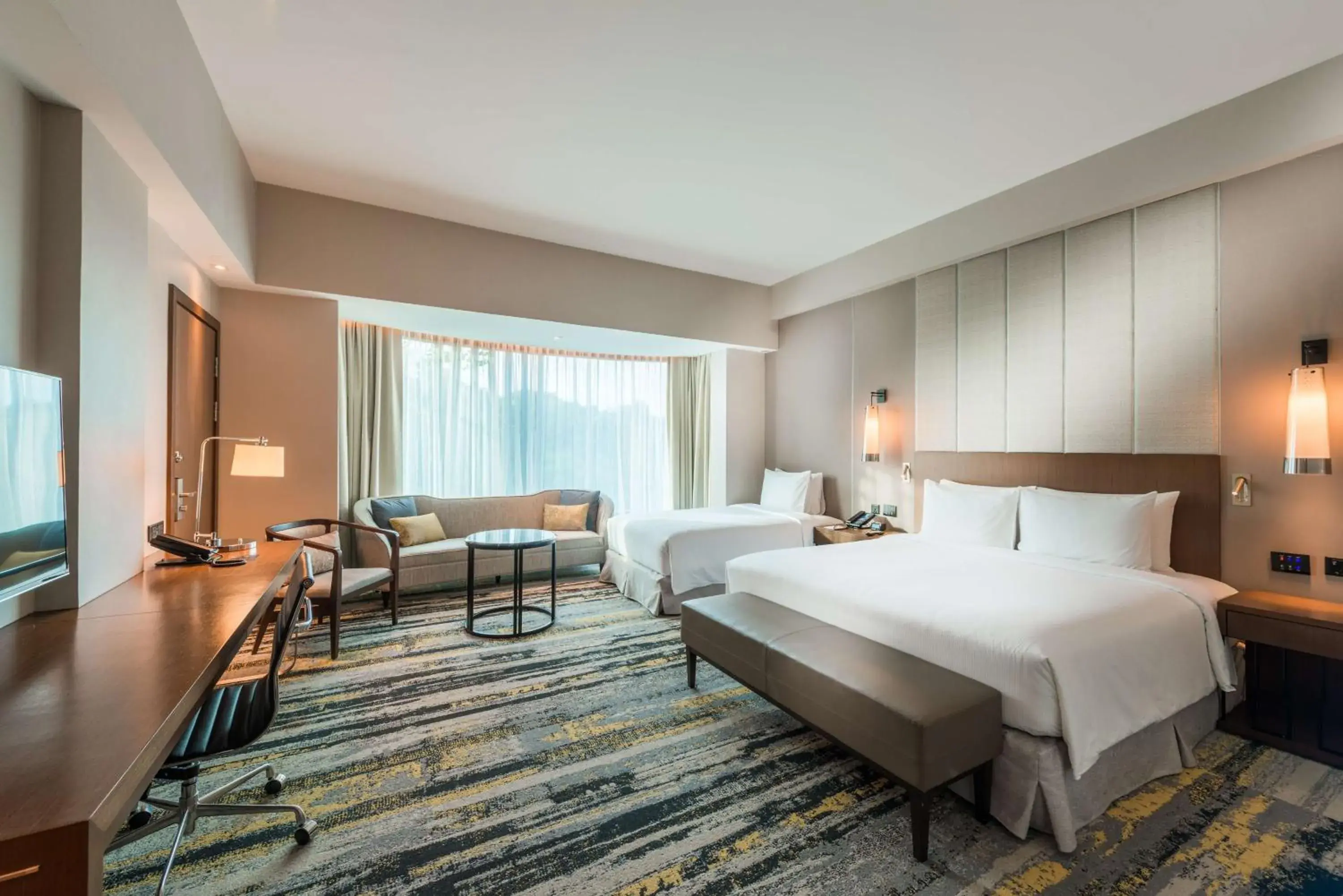 Bedroom, Bed in Hilton Kota Kinabalu Bedroom, Bed in Hilton Kota Kinabalu