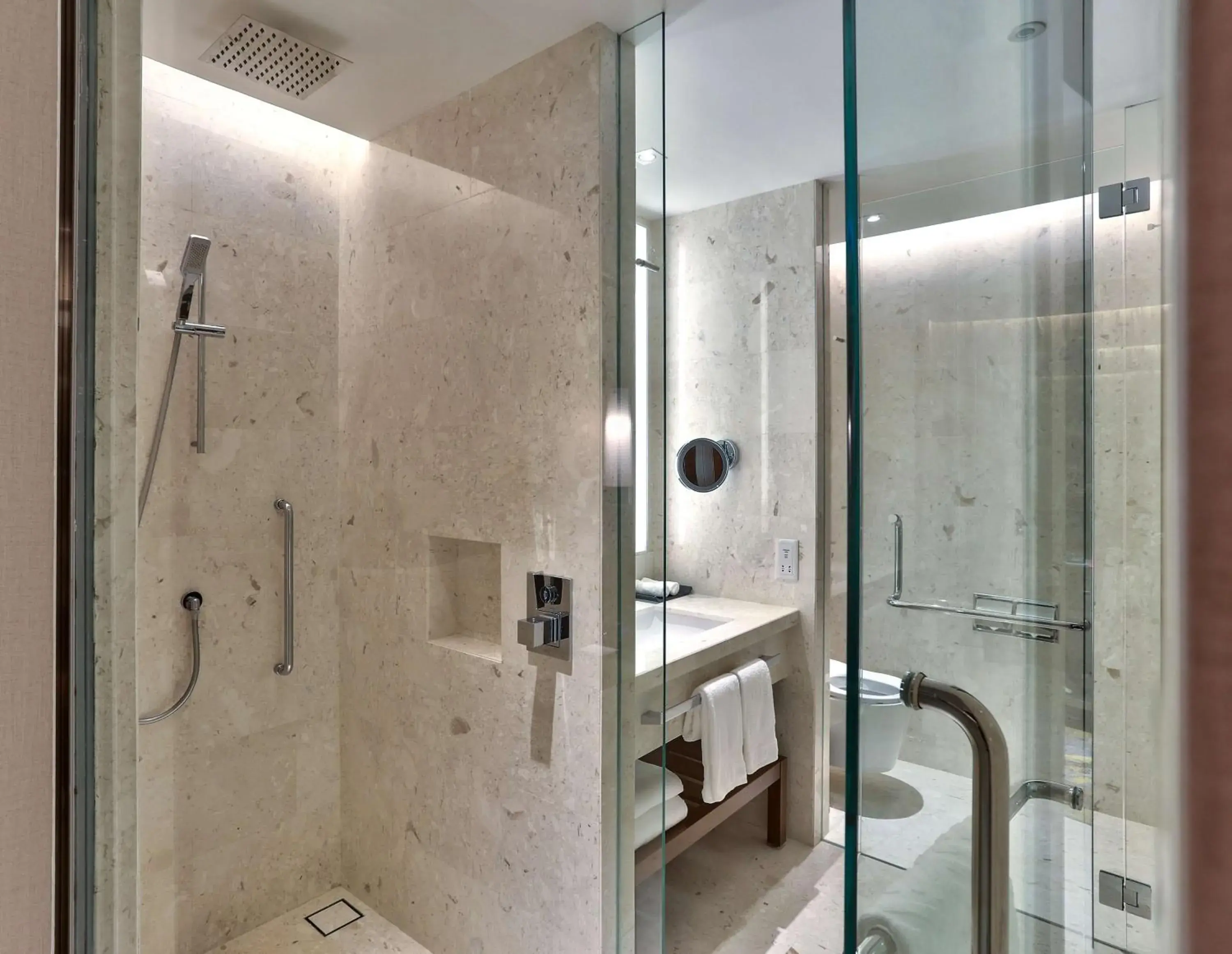 Bathroom in Hilton Kota Kinabalu Bathroom in Hilton Kota Kinabalu