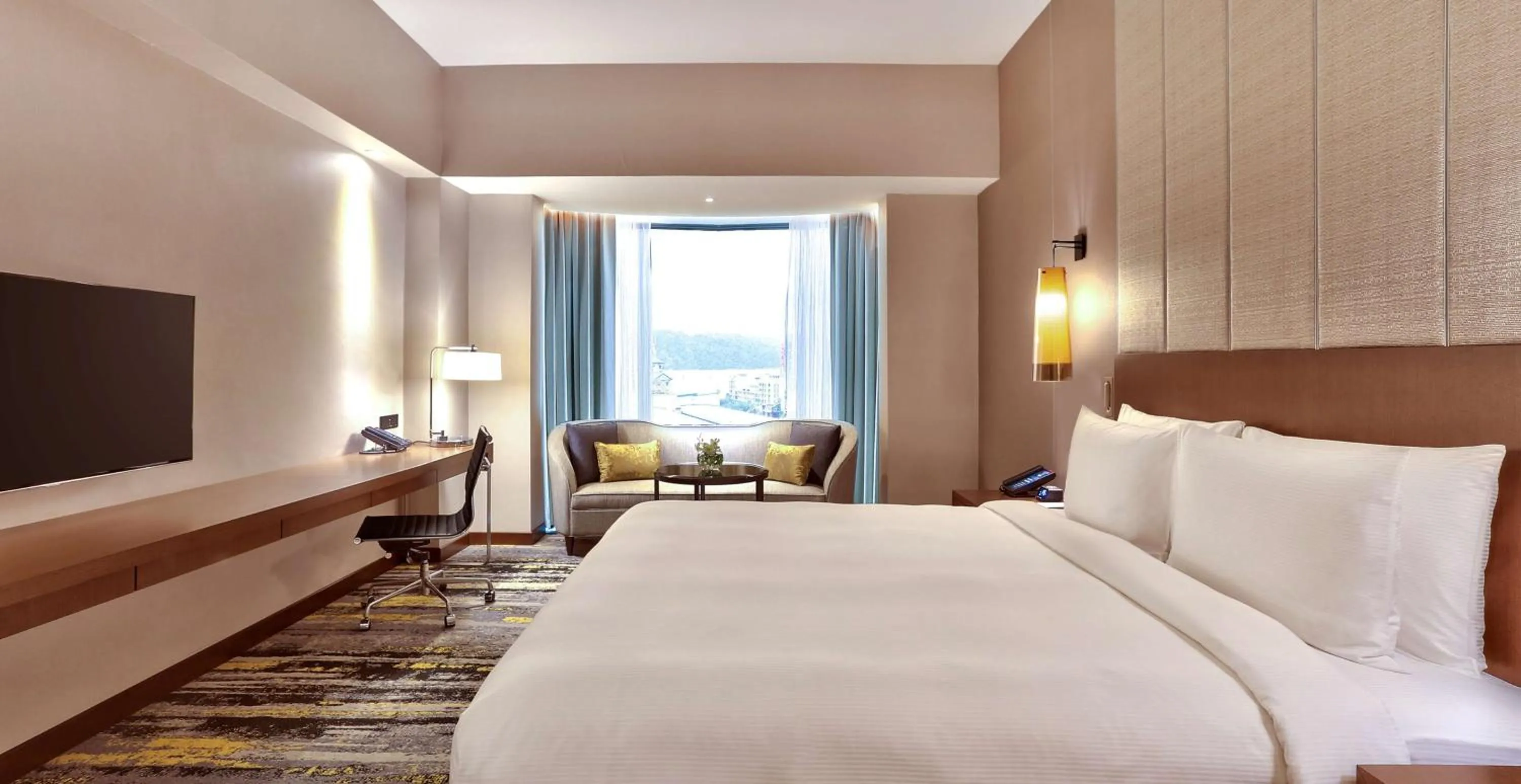 Bed in Hilton Kota Kinabalu