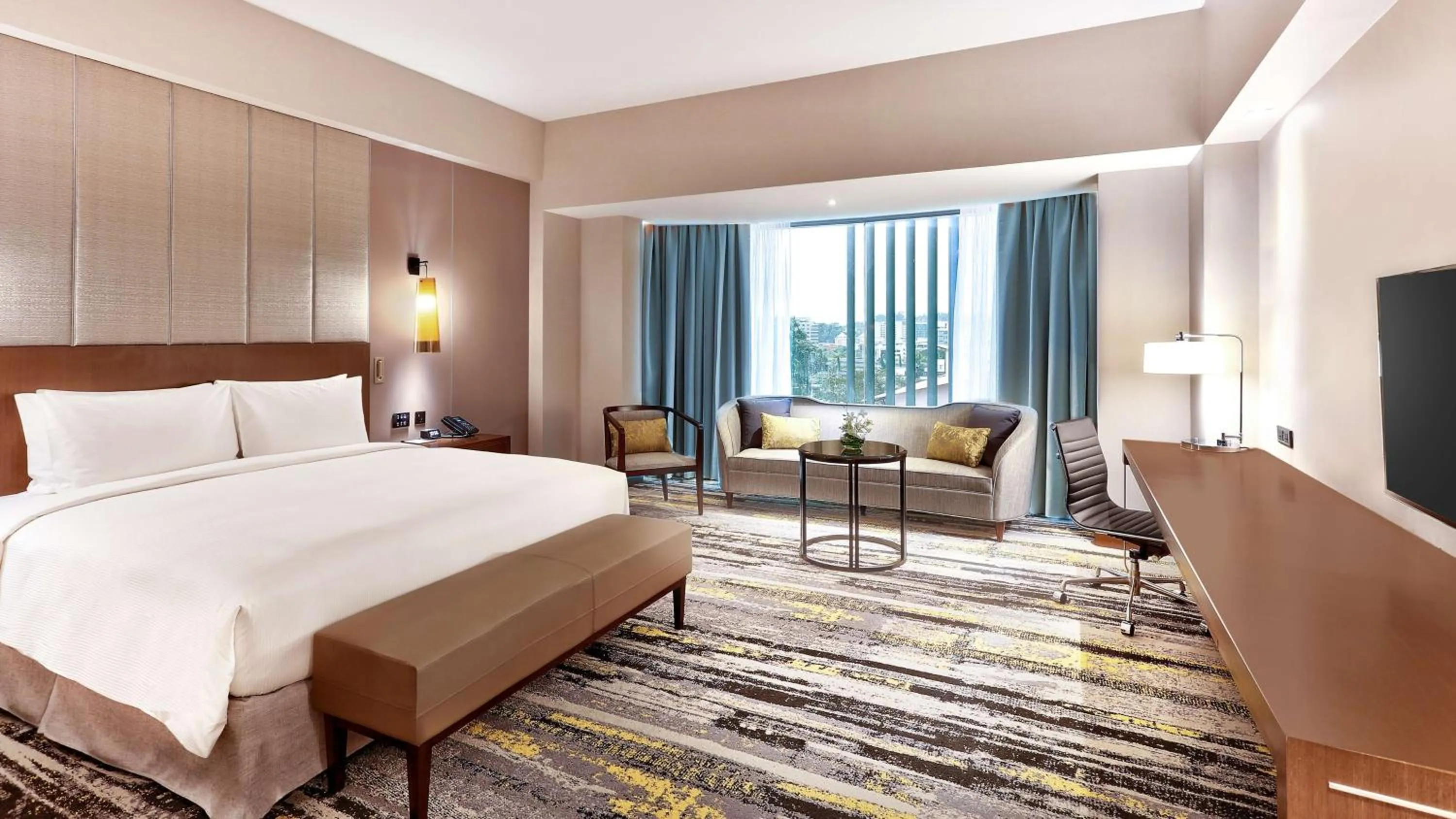 Bed in Hilton Kota Kinabalu