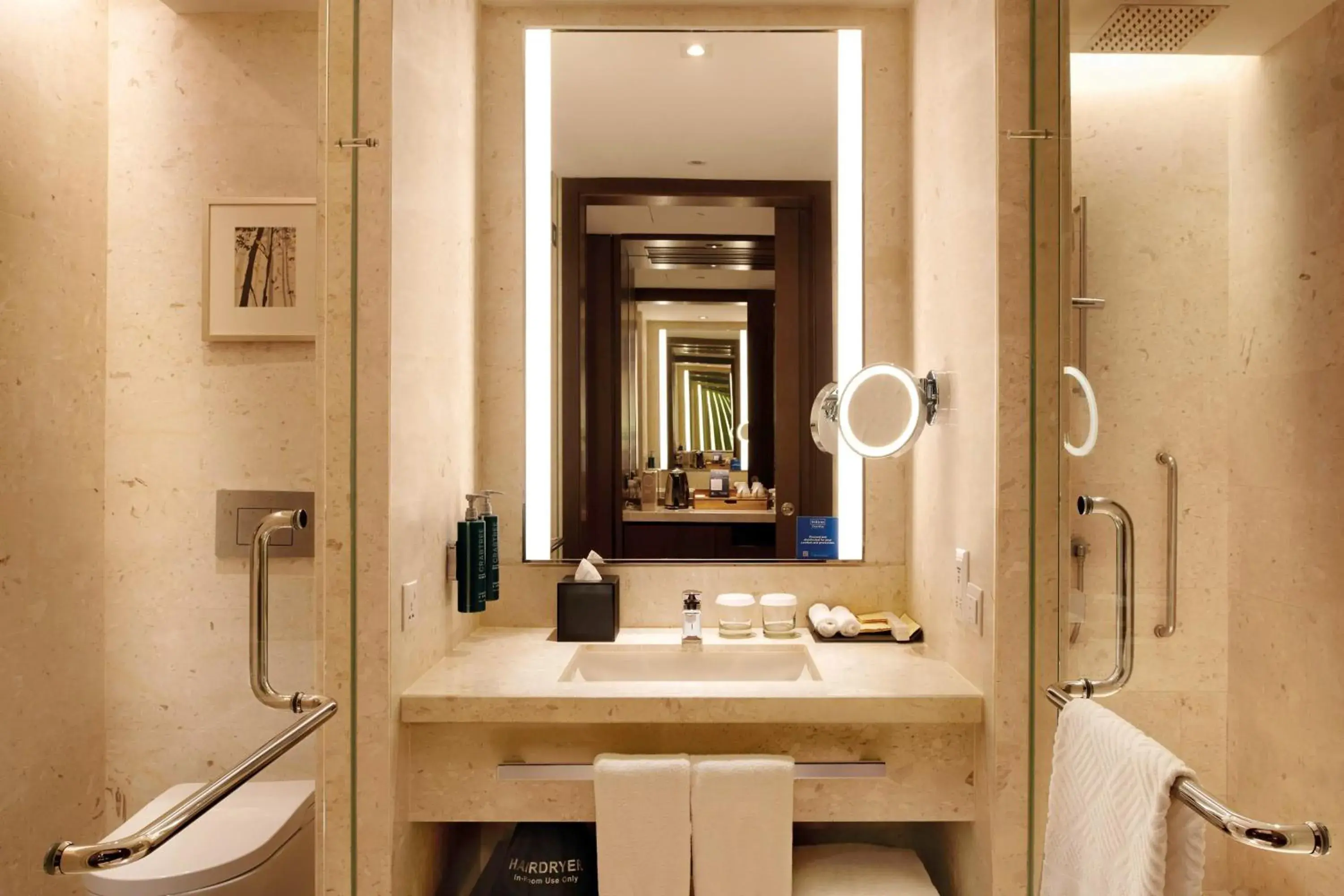 Bathroom in Hilton Kota Kinabalu Bathroom in Hilton Kota Kinabalu